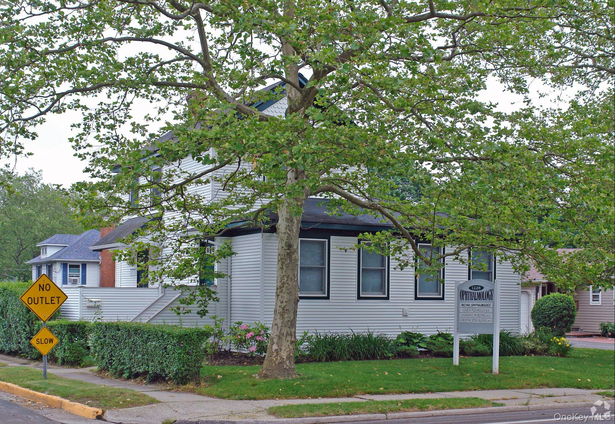 1228 Roanoke Avenue, Riverhead, NY 11901