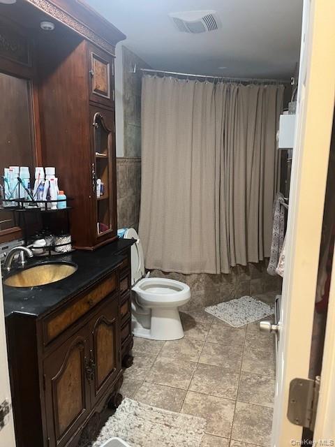 226 14th Avenue, West Babylon, NY 11704