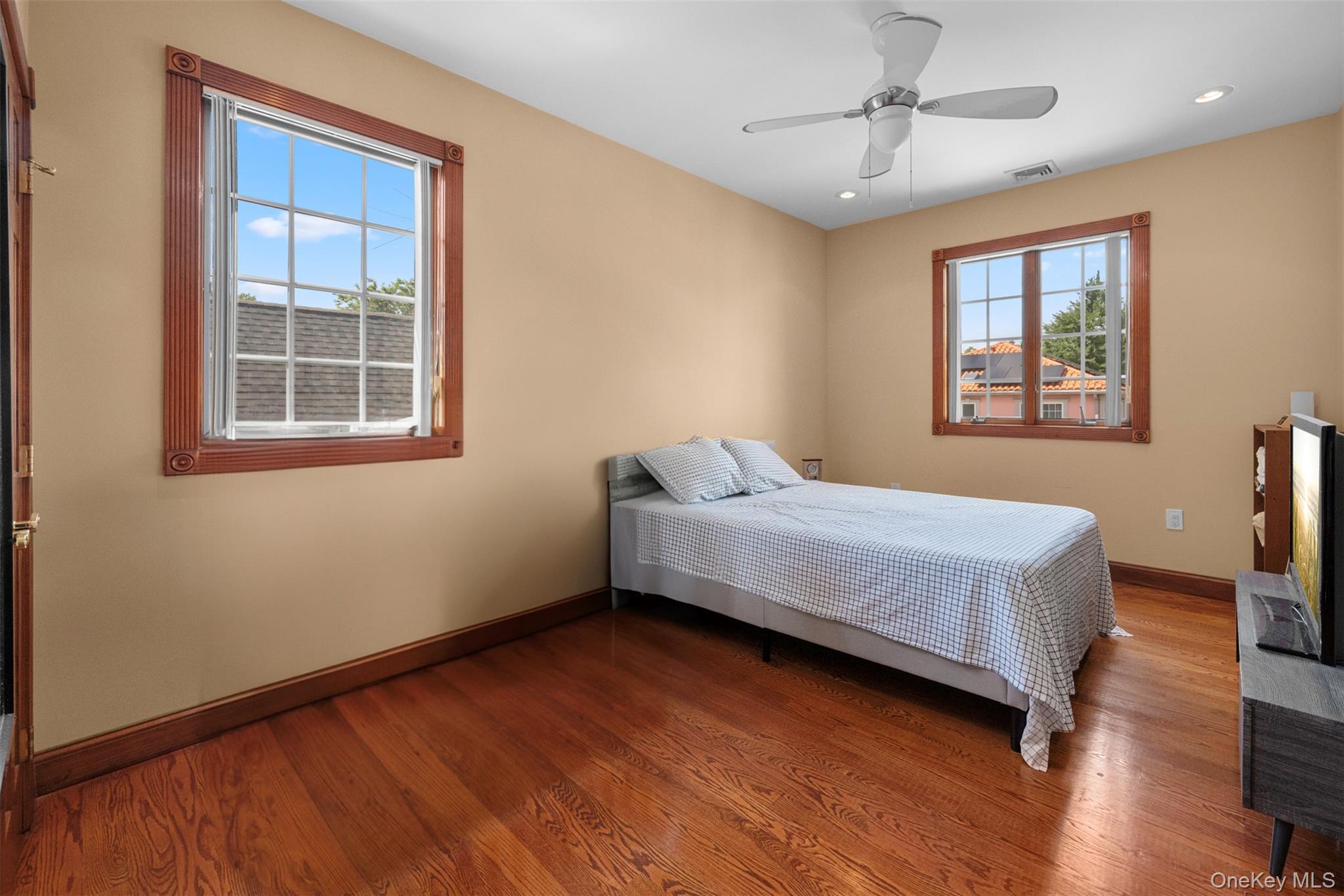 83-14 266th Street, Glen Oaks, NY 11004