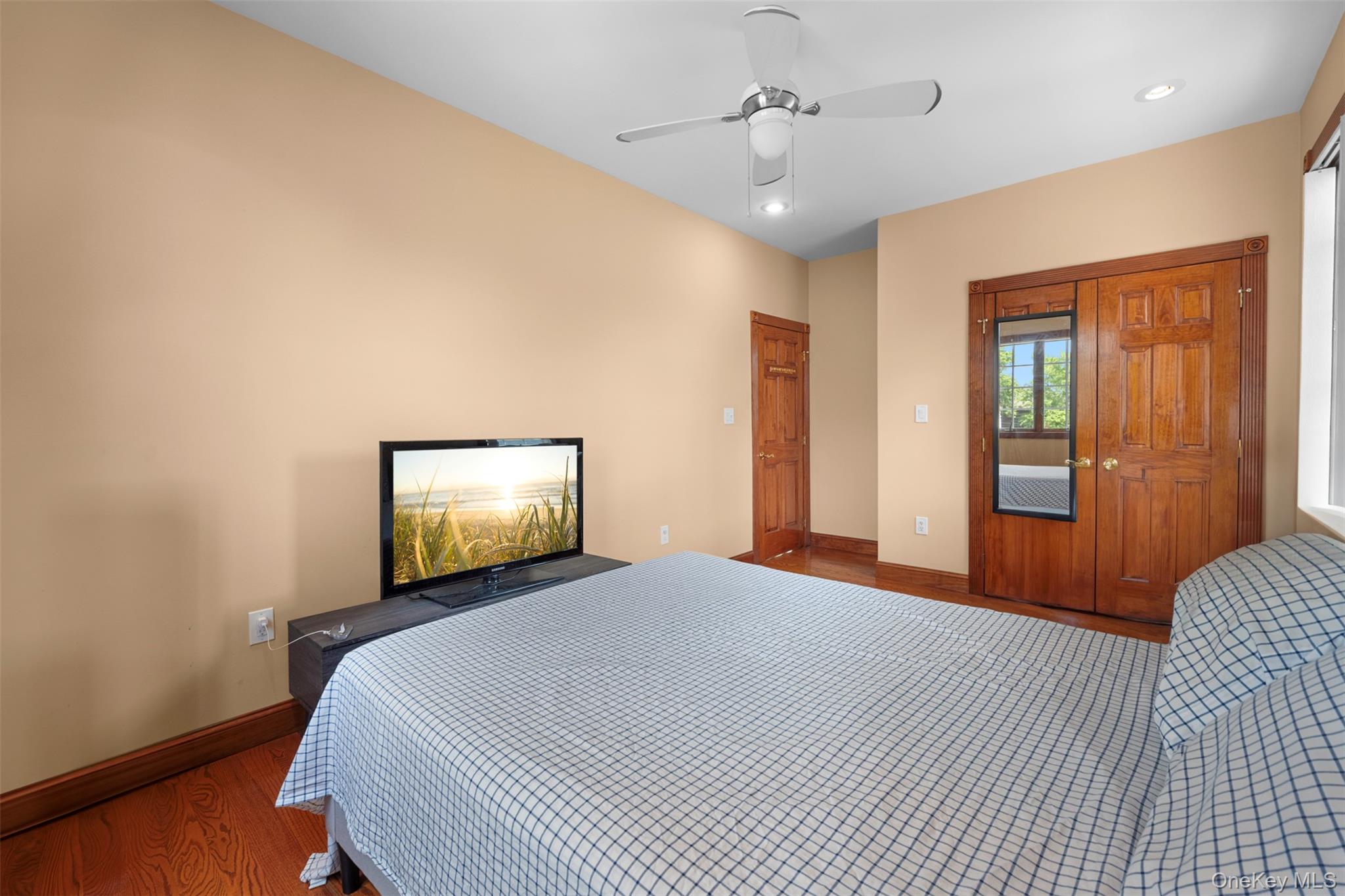 83-14 266th Street, Glen Oaks, NY 11004