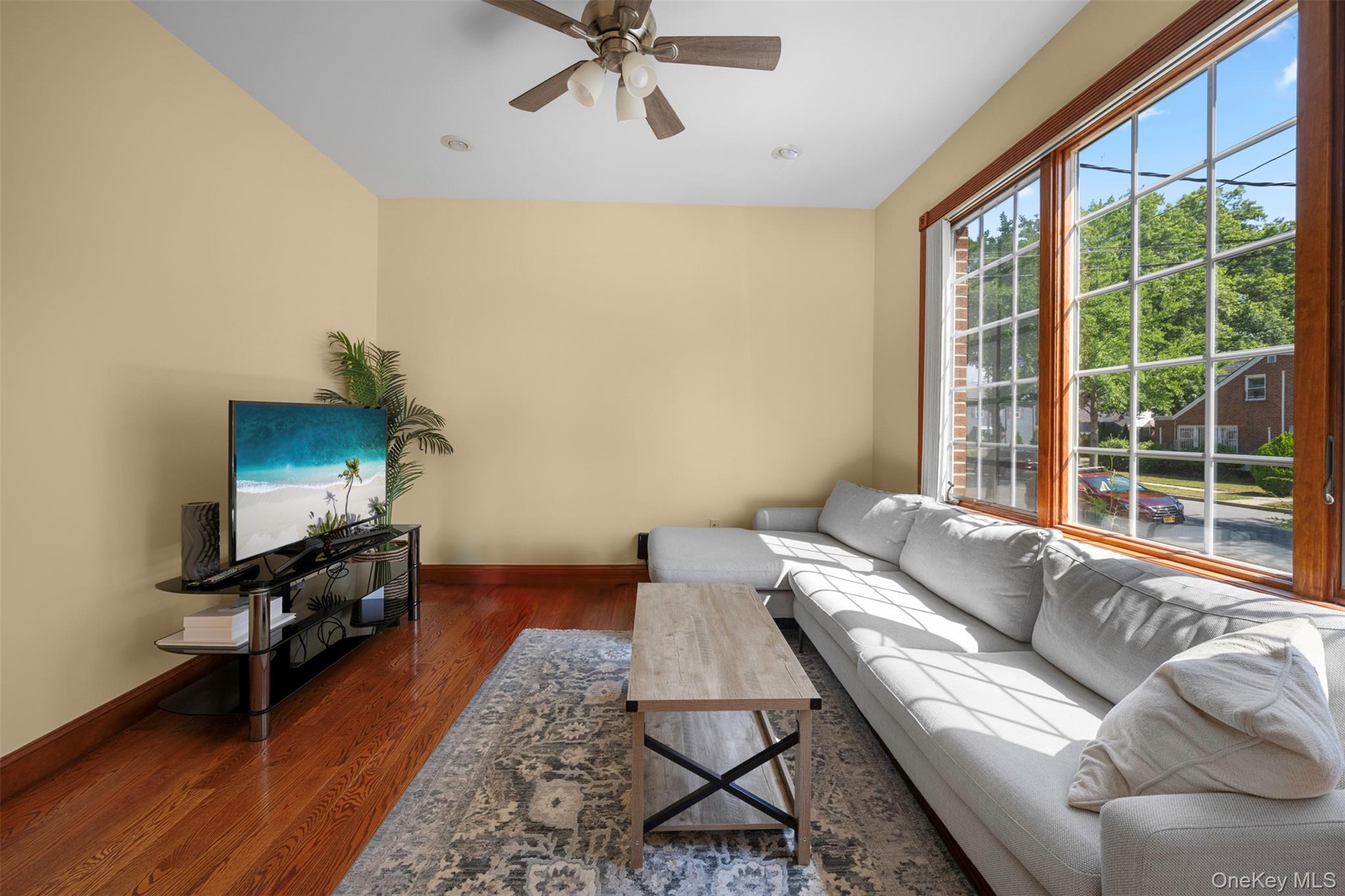 83-14 266th Street, Glen Oaks, NY 11004