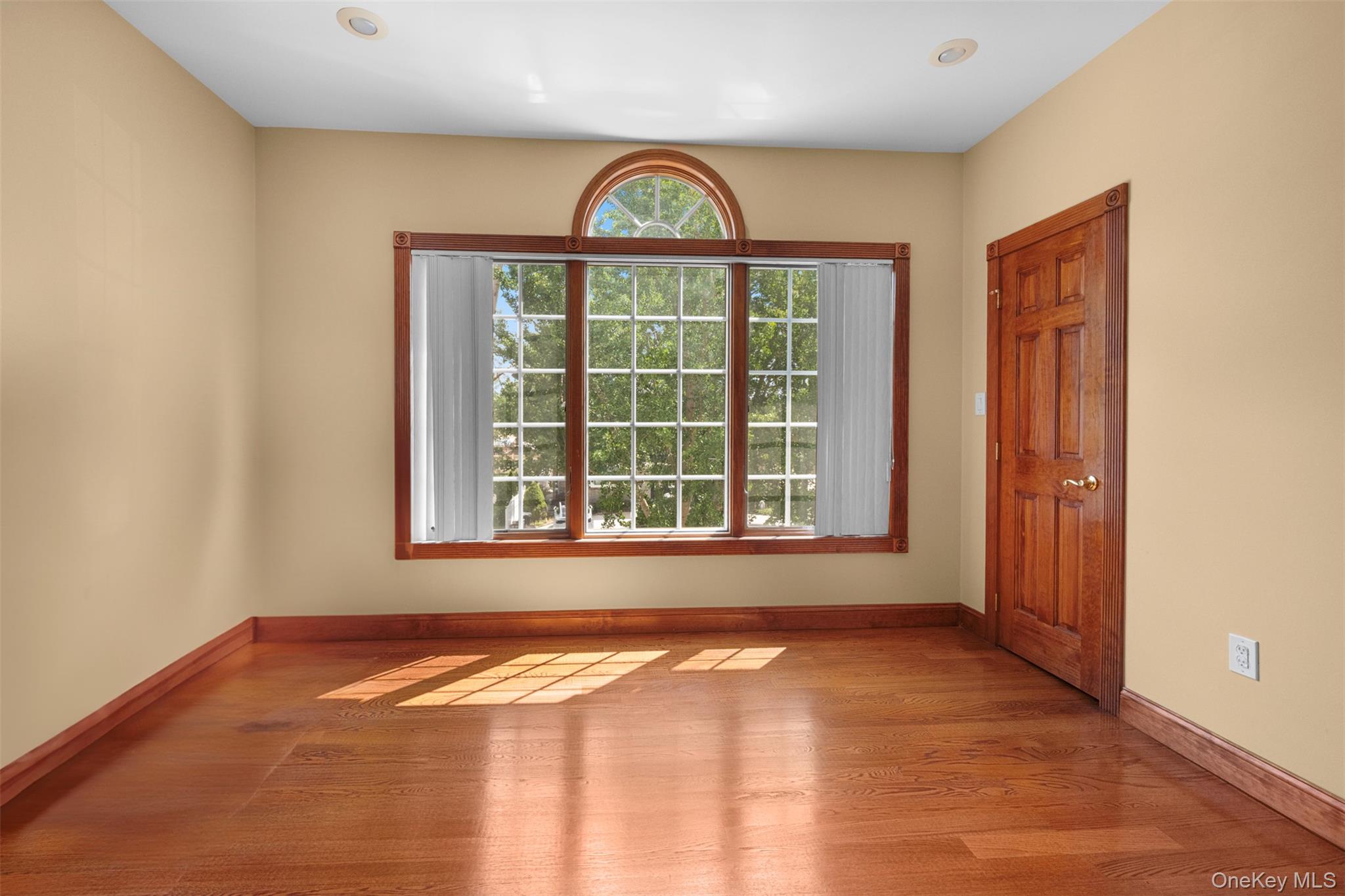 83-14 266th Street, Glen Oaks, NY 11004