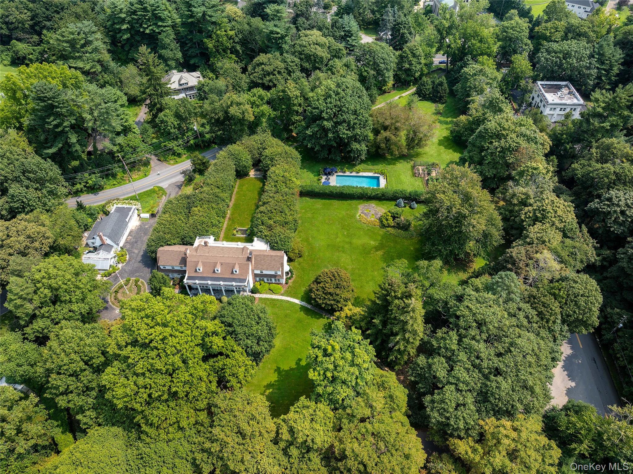 36 Revolutionary Road, Briarcliff Manor, NY 10510