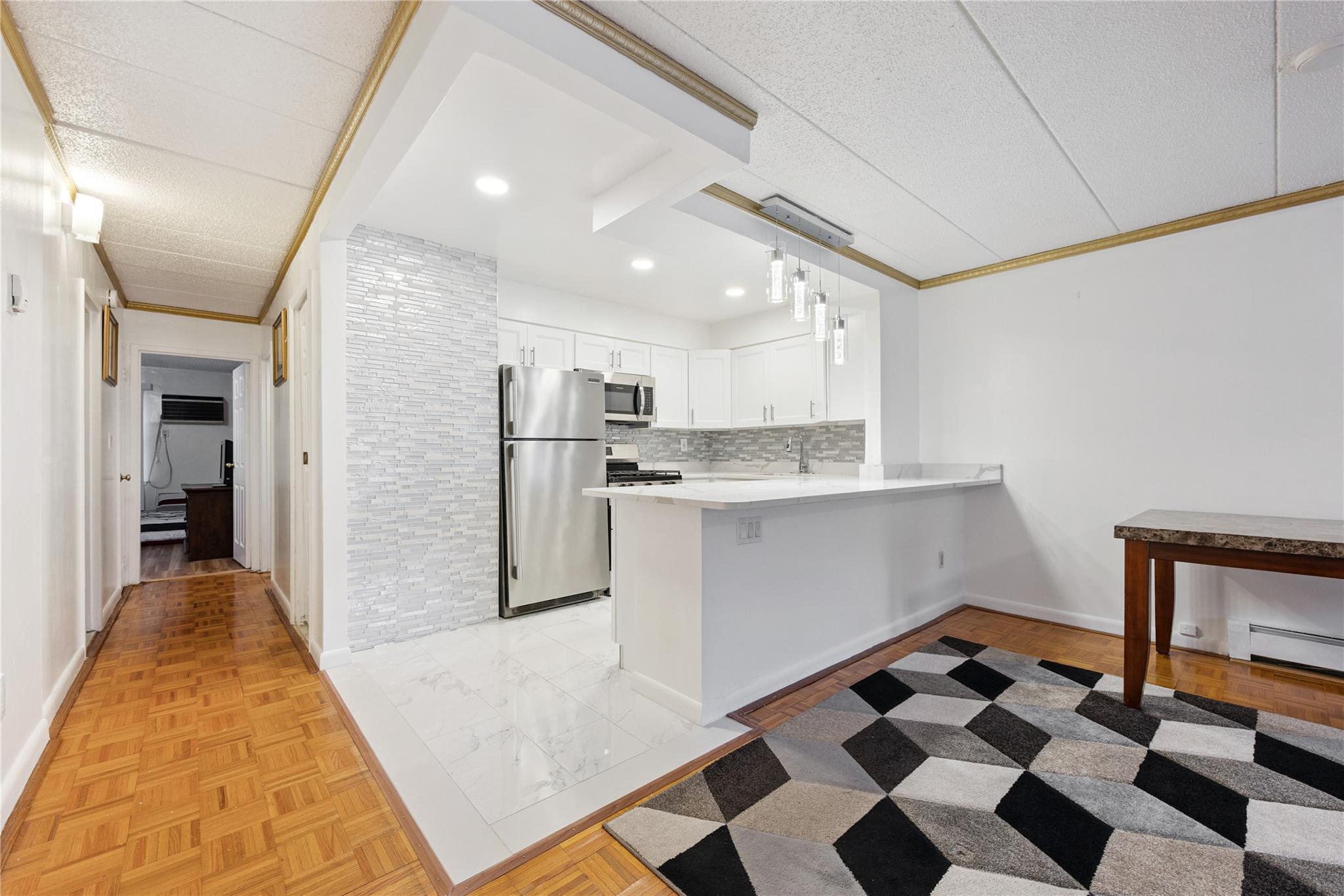 75-22 Parsons Boulevard # D2, Fresh Meadows, NY 11366