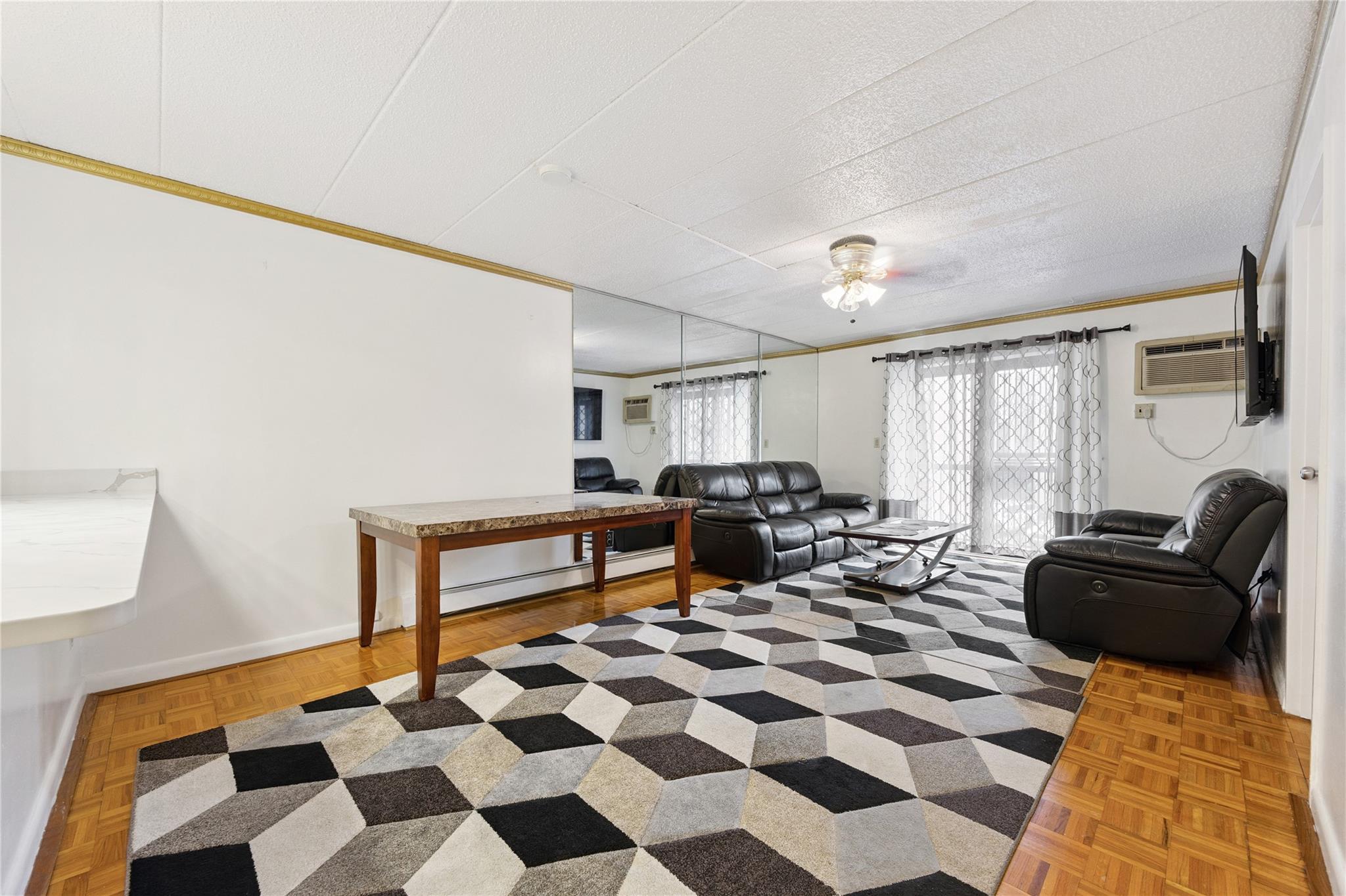 75-22 Parsons Boulevard # D2, Fresh Meadows, NY 11366