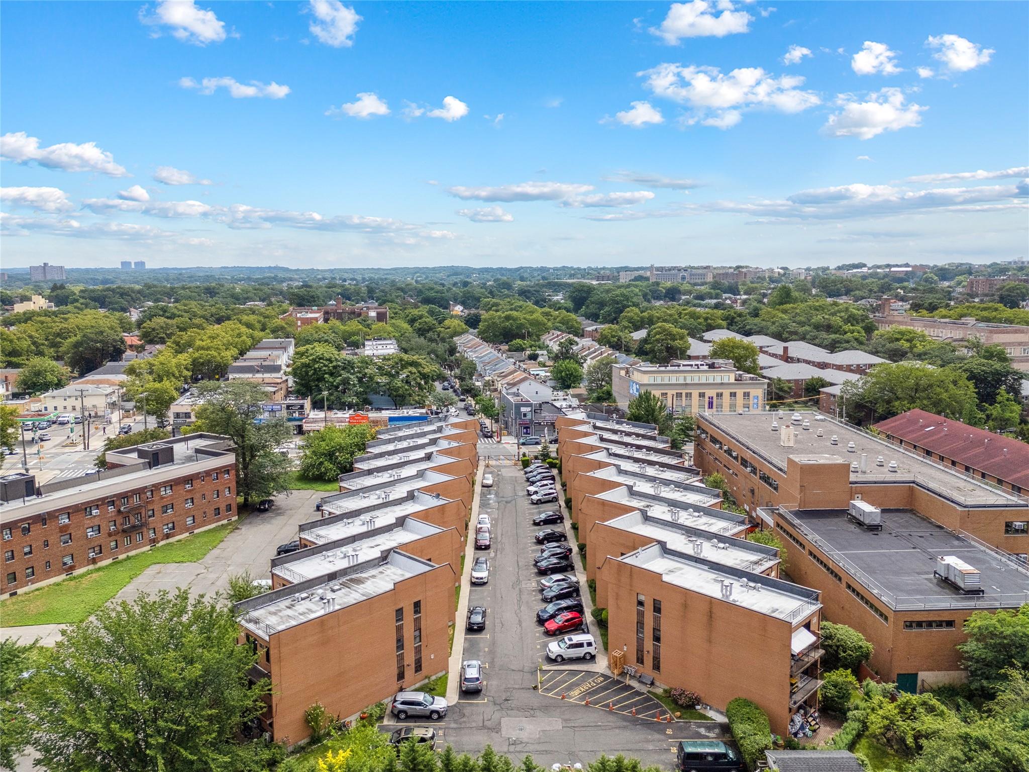 75-22 Parsons Boulevard # D2, Fresh Meadows, NY 11366