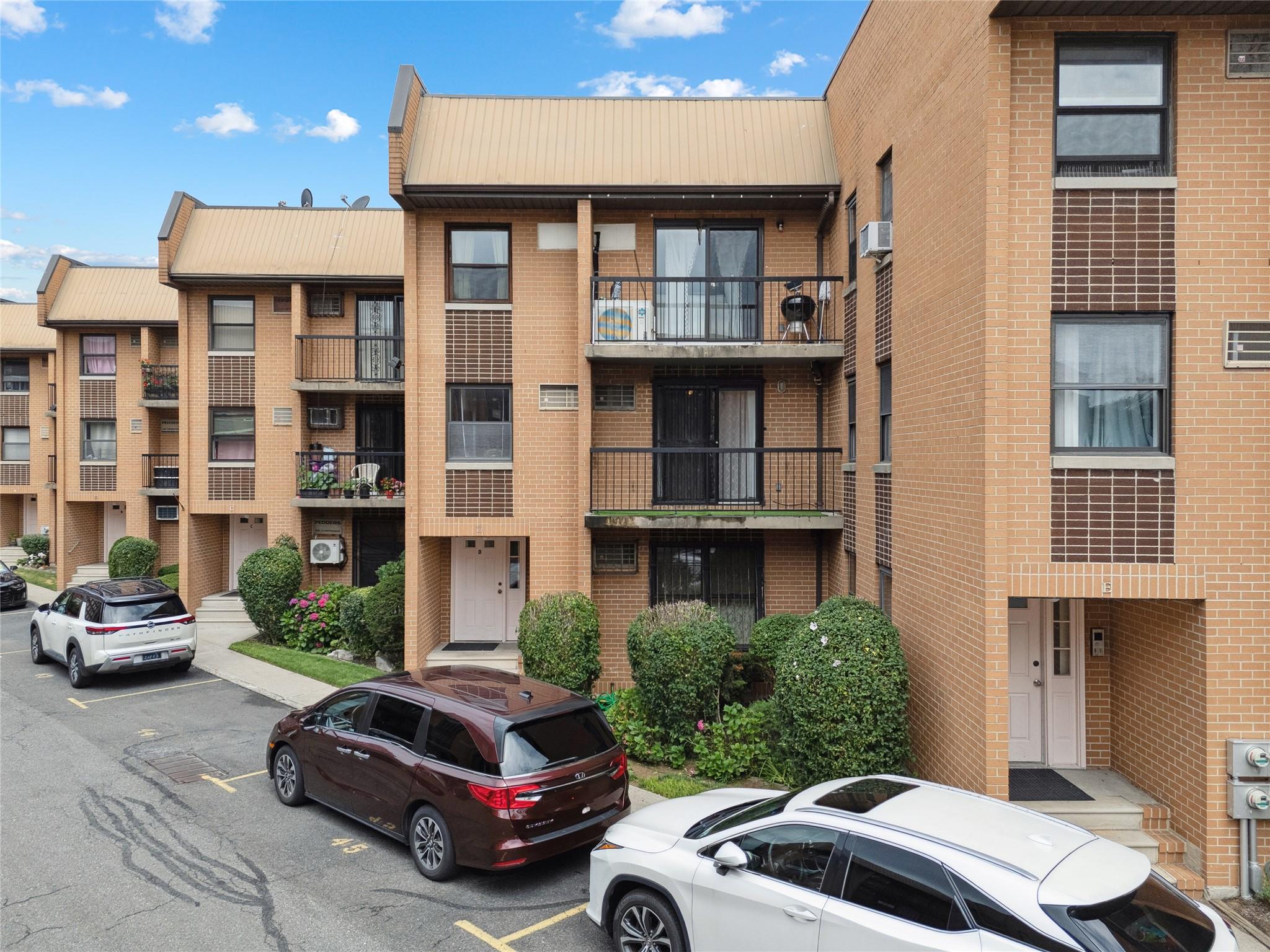 75-22 Parsons Boulevard # D2, Fresh Meadows, NY 11366