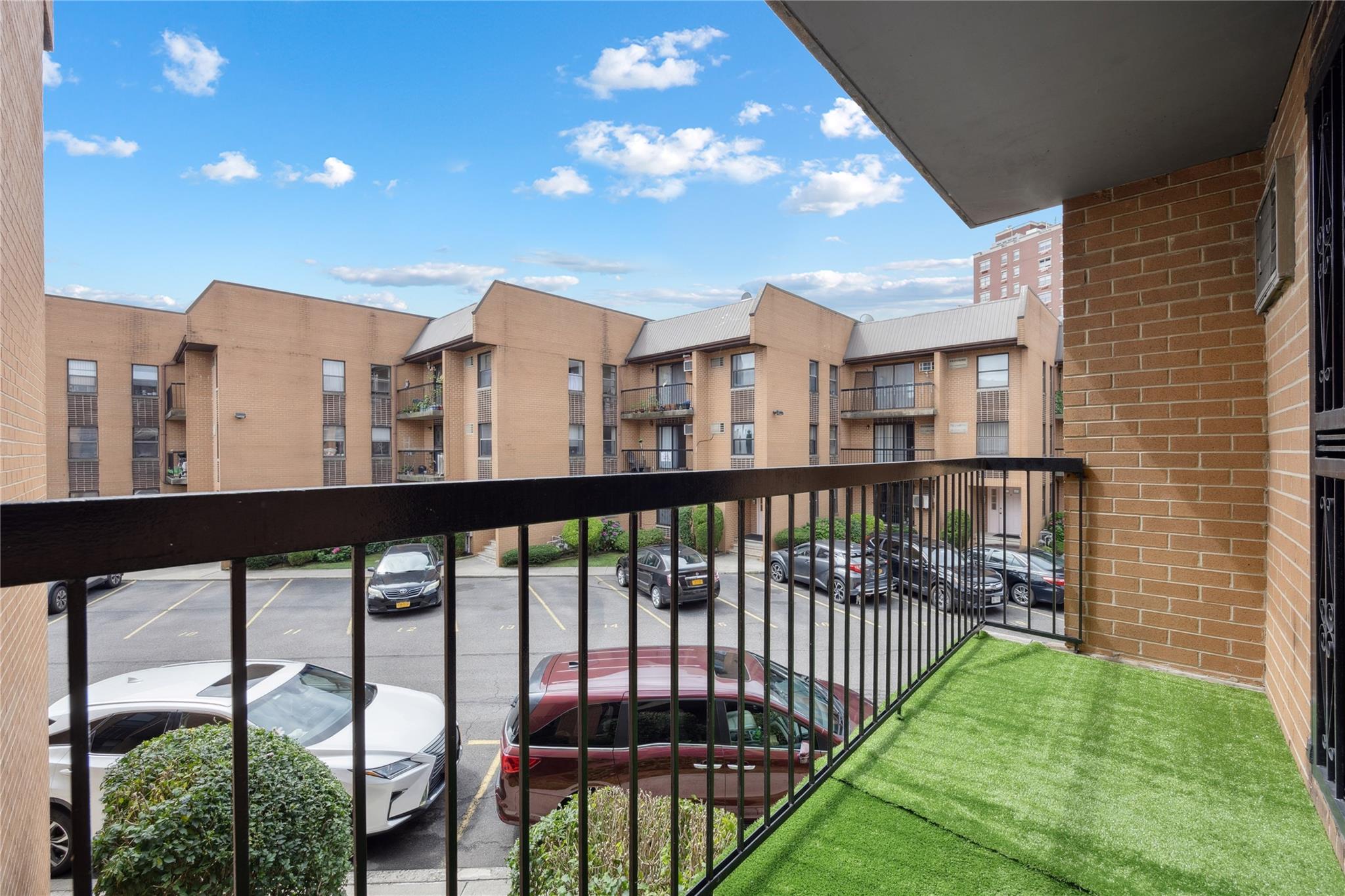 75-22 Parsons Boulevard # D2, Fresh Meadows, NY 11366