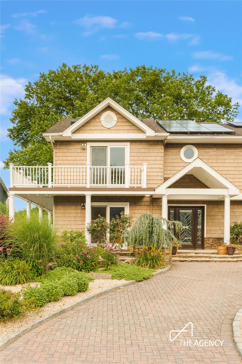 50 Ships Point Lane, Oyster Bay, NY 11771