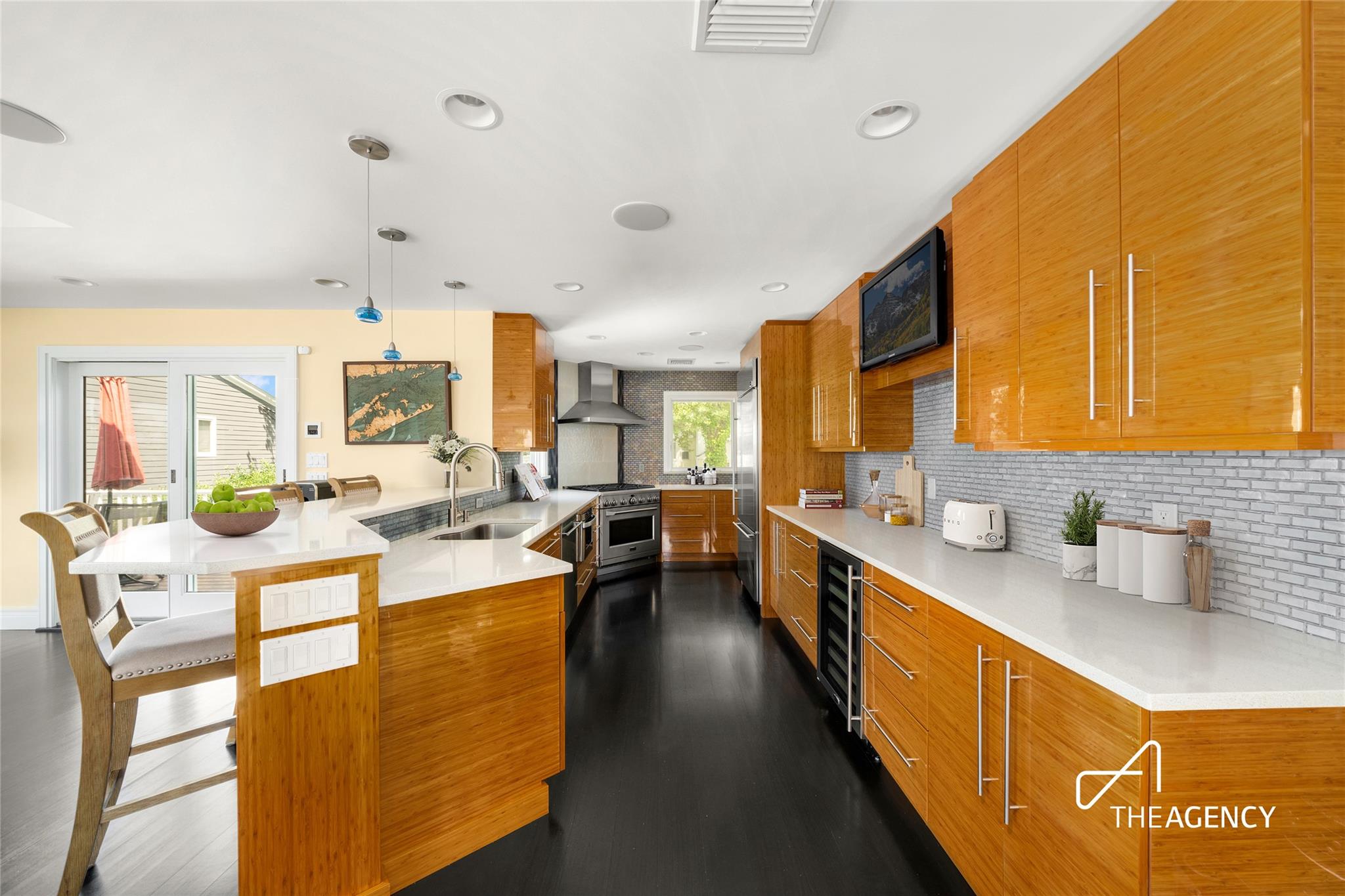 50 Ships Point Lane, Oyster Bay, NY 11771