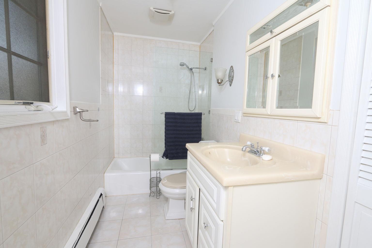 148 Spruce Street, Lindenhurst, NY 11757