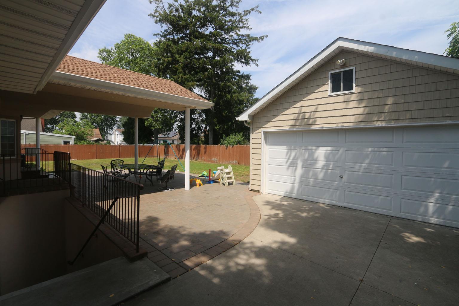 148 Spruce Street, Lindenhurst, NY 11757