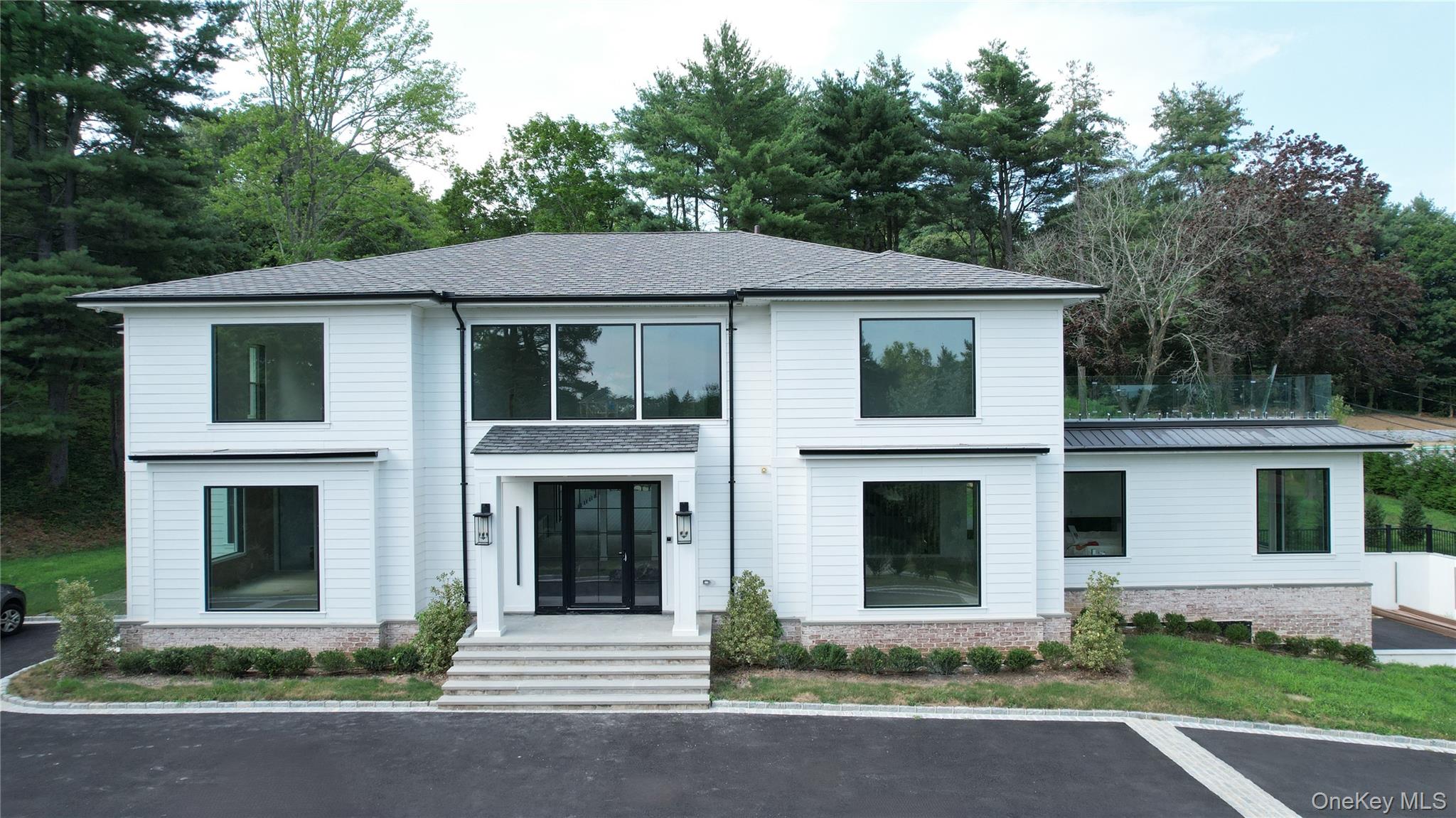 28 Rolling Hill Road, Old Westbury, NY 11568