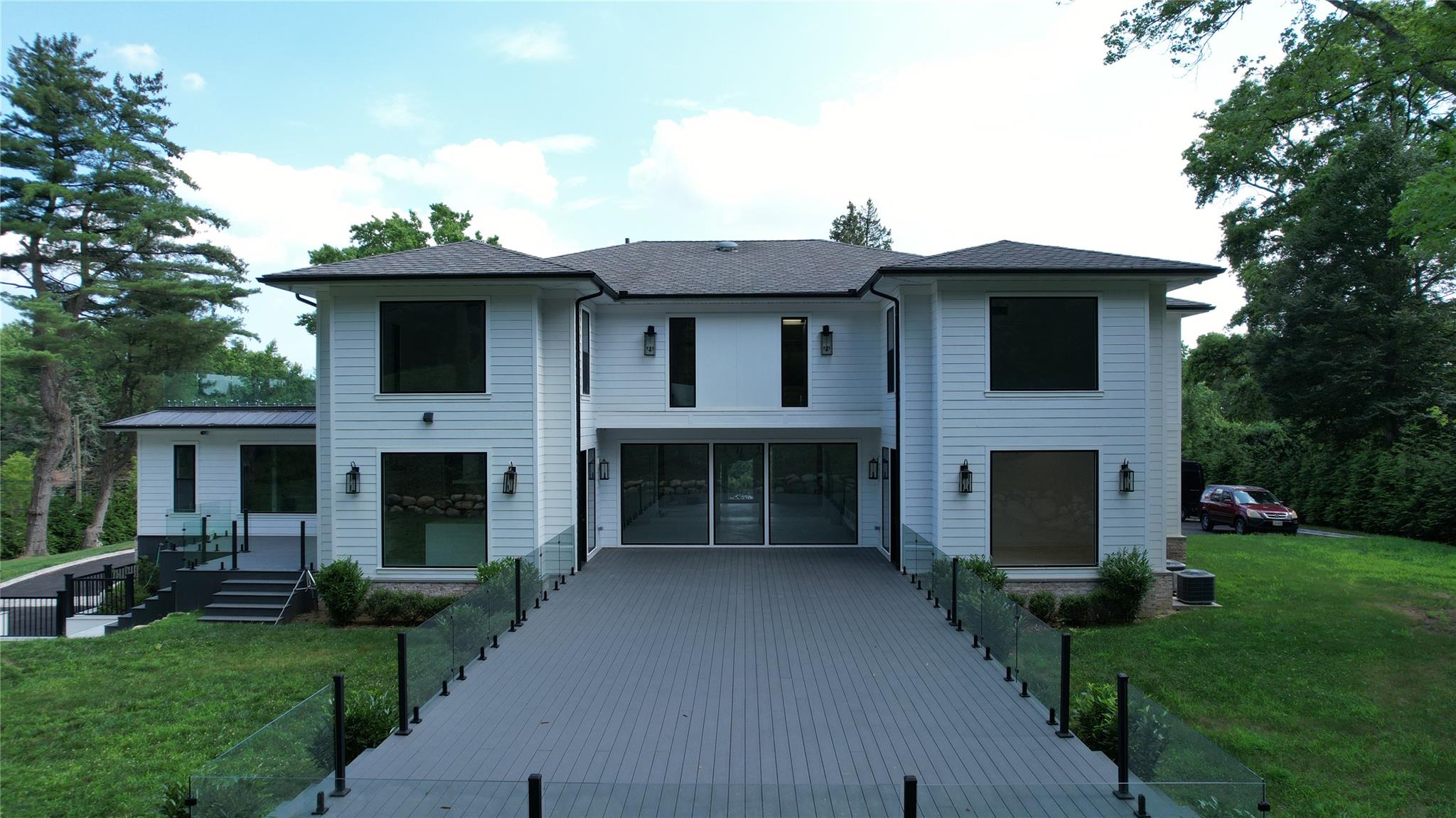 28 Rolling Hill Road, Old Westbury, NY 11568