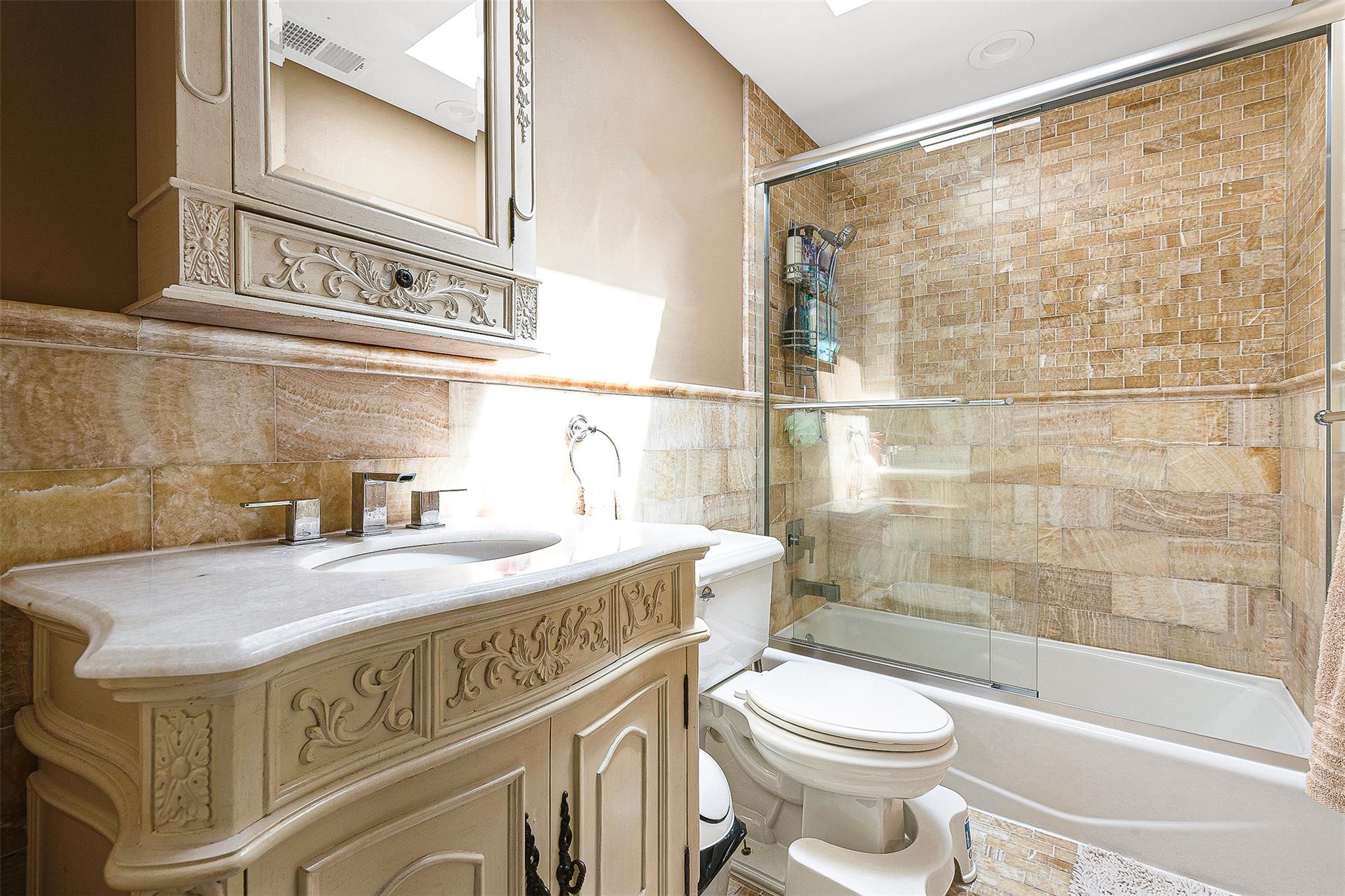 3 Grant Avenue, Albertson, NY 11507