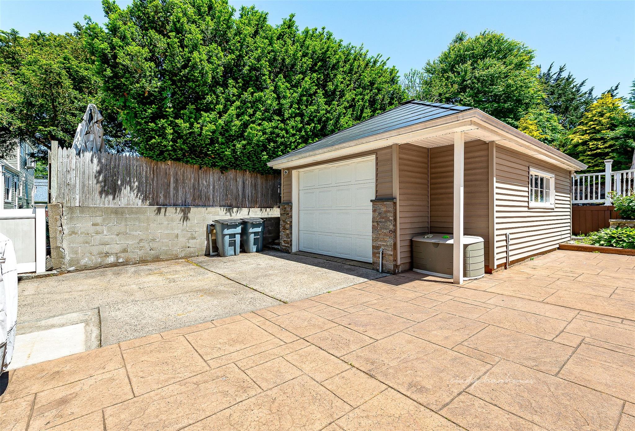 3 Grant Avenue, Albertson, NY 11507