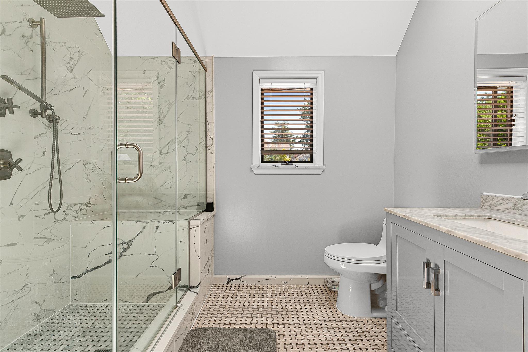 3 Grant Avenue, Albertson, NY 11507