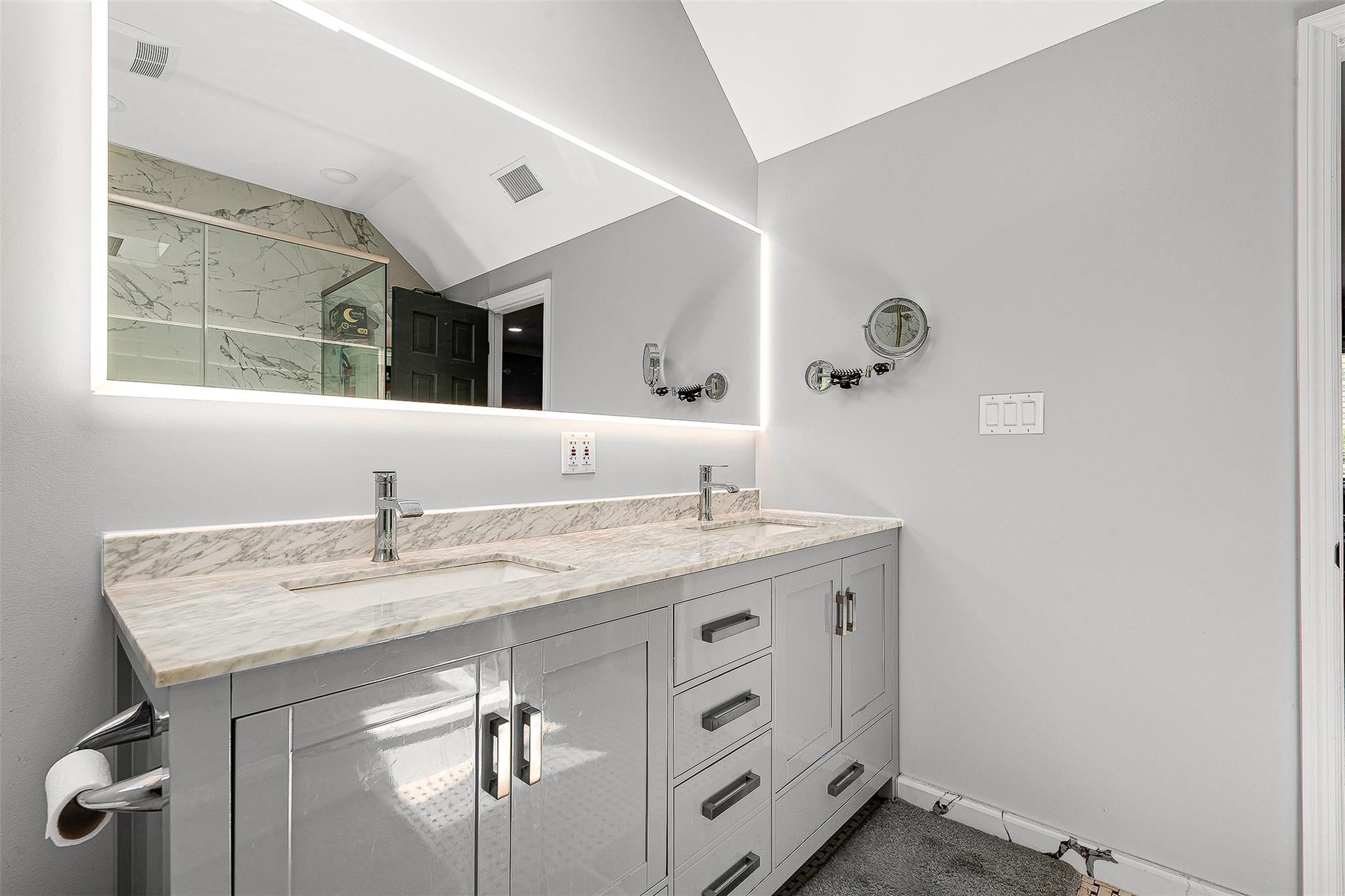 3 Grant Avenue, Albertson, NY 11507