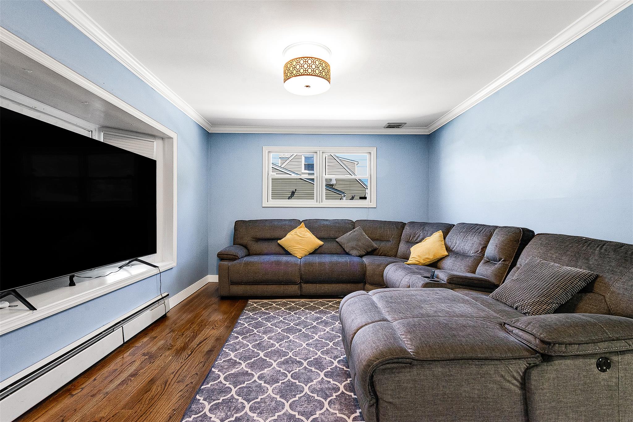 3 Grant Avenue, Albertson, NY 11507