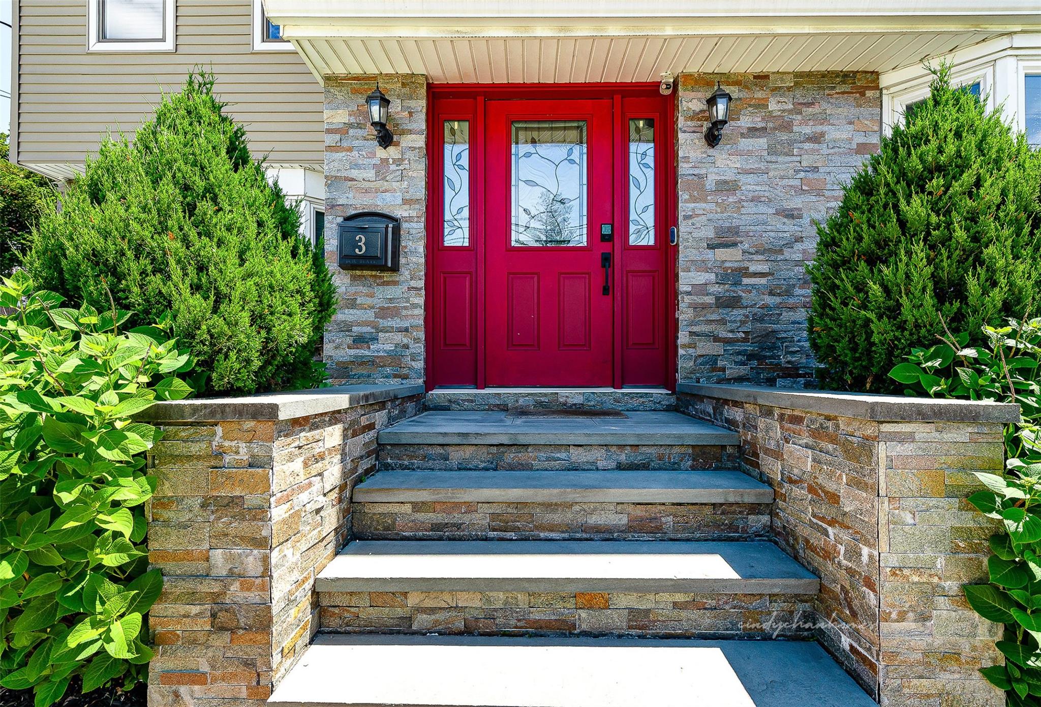 3 Grant Avenue, Albertson, NY 11507