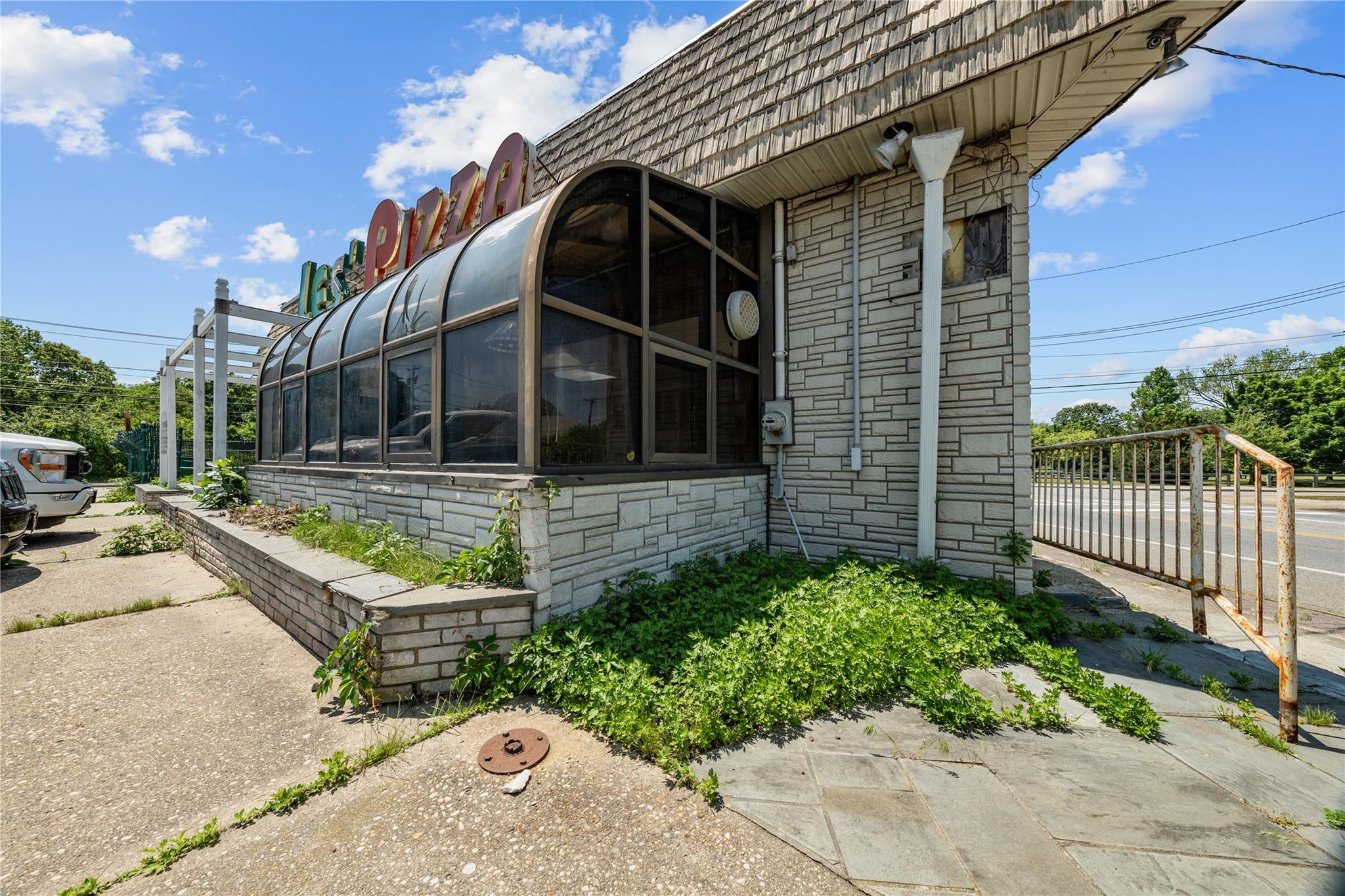 15 S Country Road, East Patchogue, NY 11772