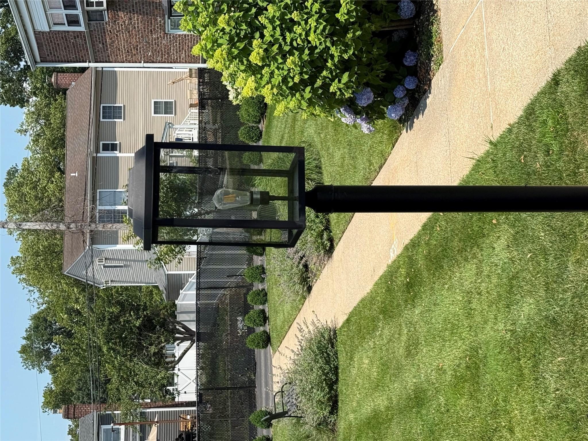 18 Ivy Street # 1B, Farmingdale, NY 11735