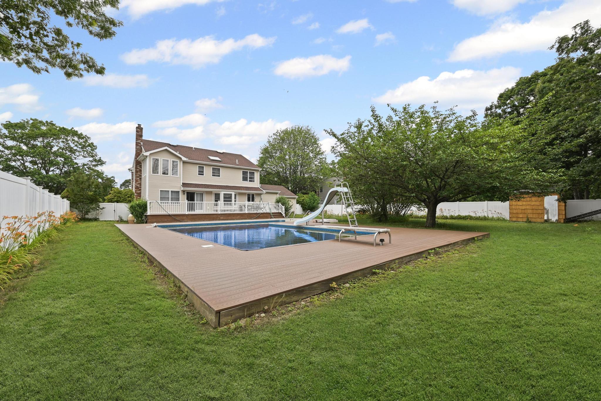 30 Ashford Drive, Bohemia, NY 11716