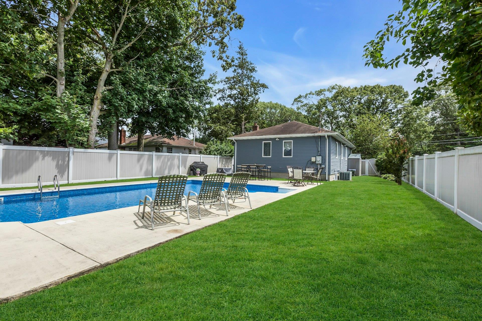 117 E Madison Street, East Islip, NY 11730
