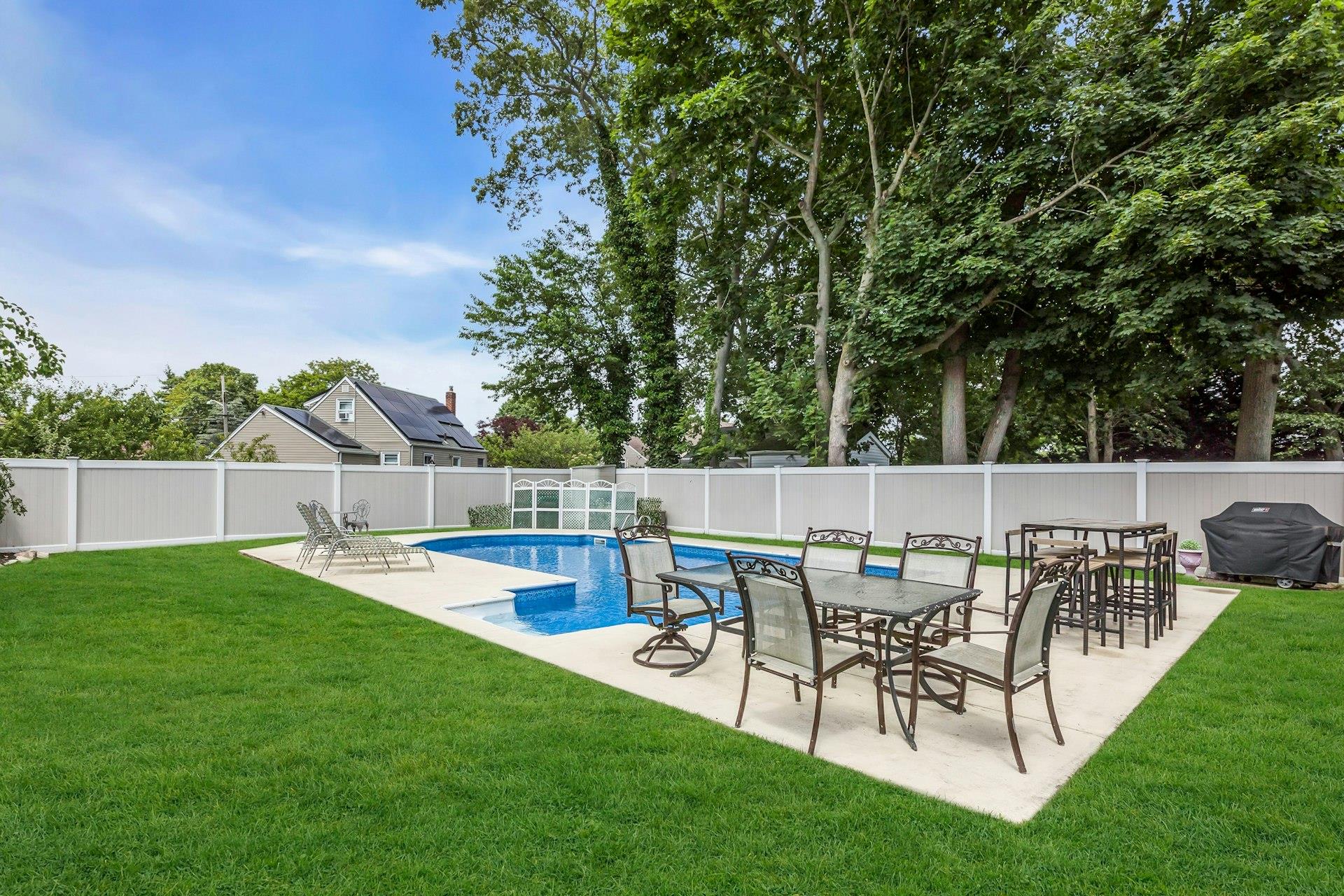 117 E Madison Street, East Islip, NY 11730