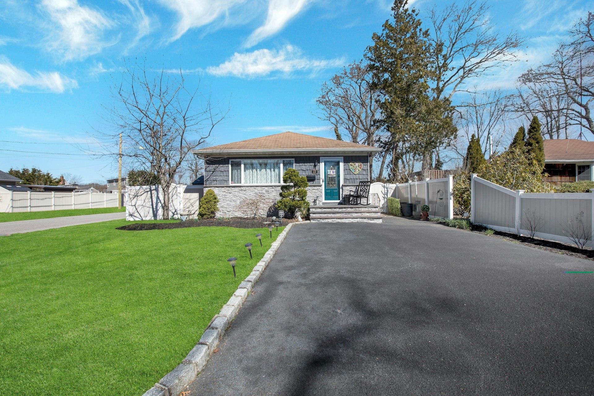 117 E Madison Street, East Islip, NY 11730