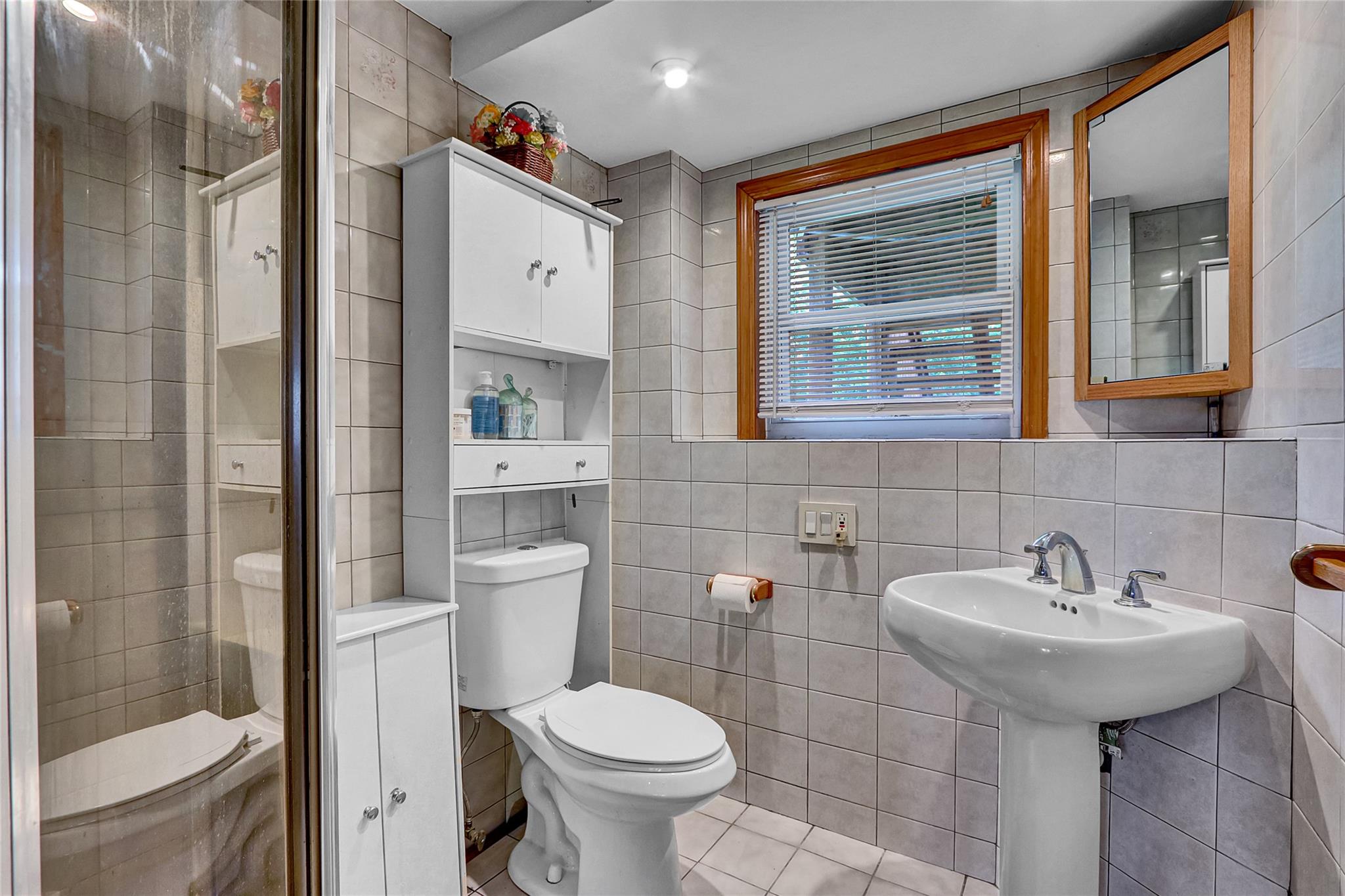 18 Pashen Place, Dix Hills, NY 11746