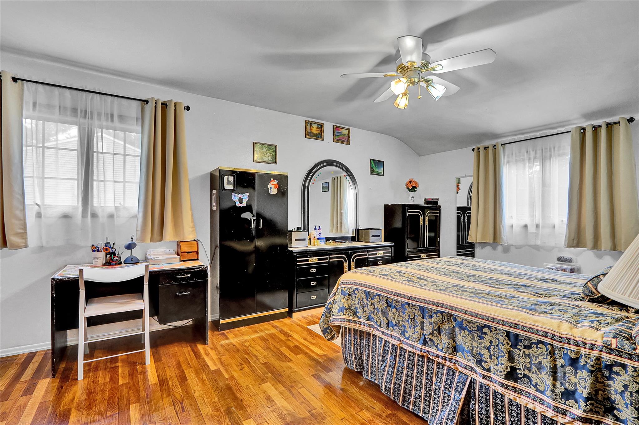 18 Pashen Place, Dix Hills, NY 11746