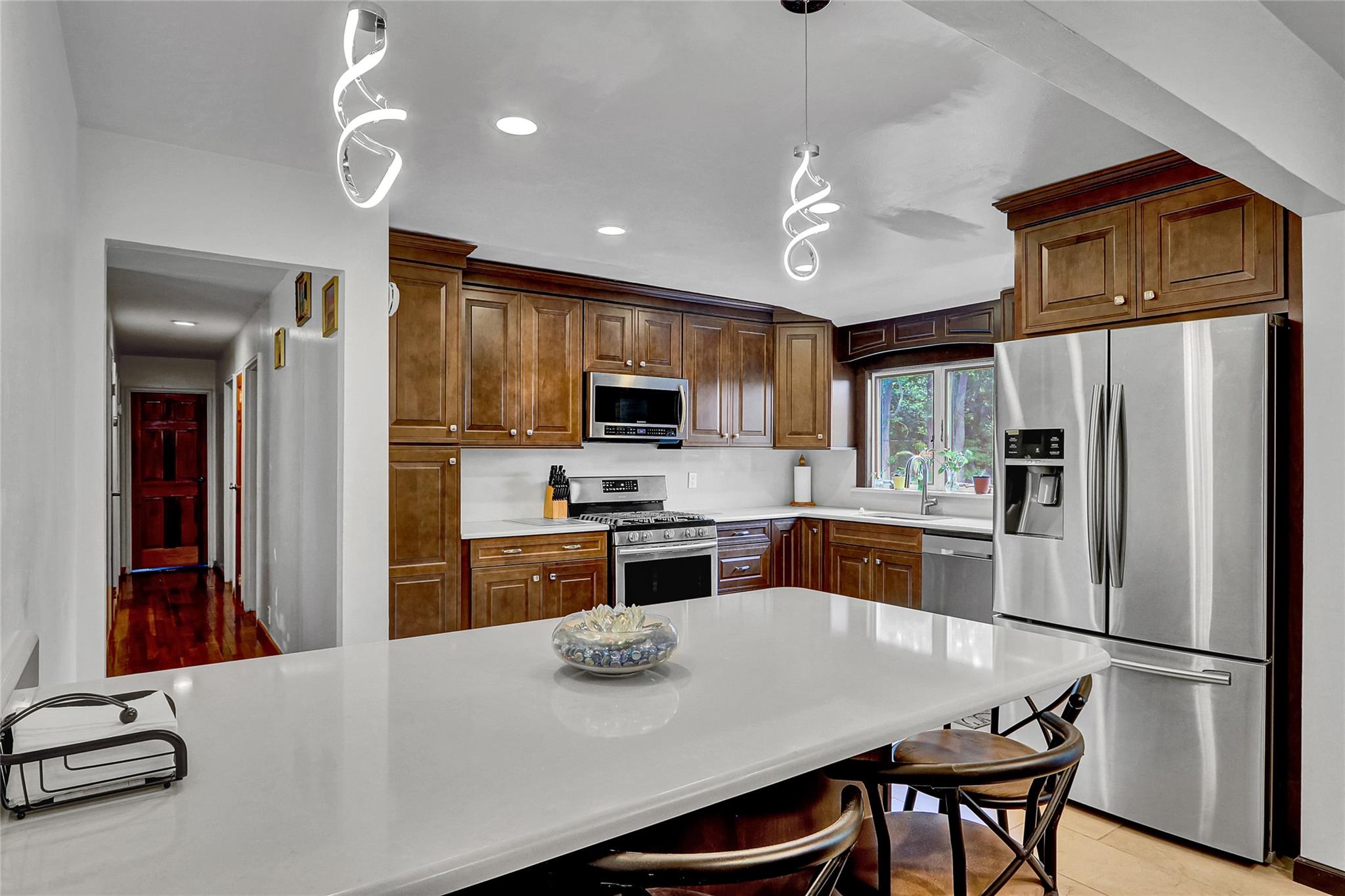 18 Pashen Place, Dix Hills, NY 11746