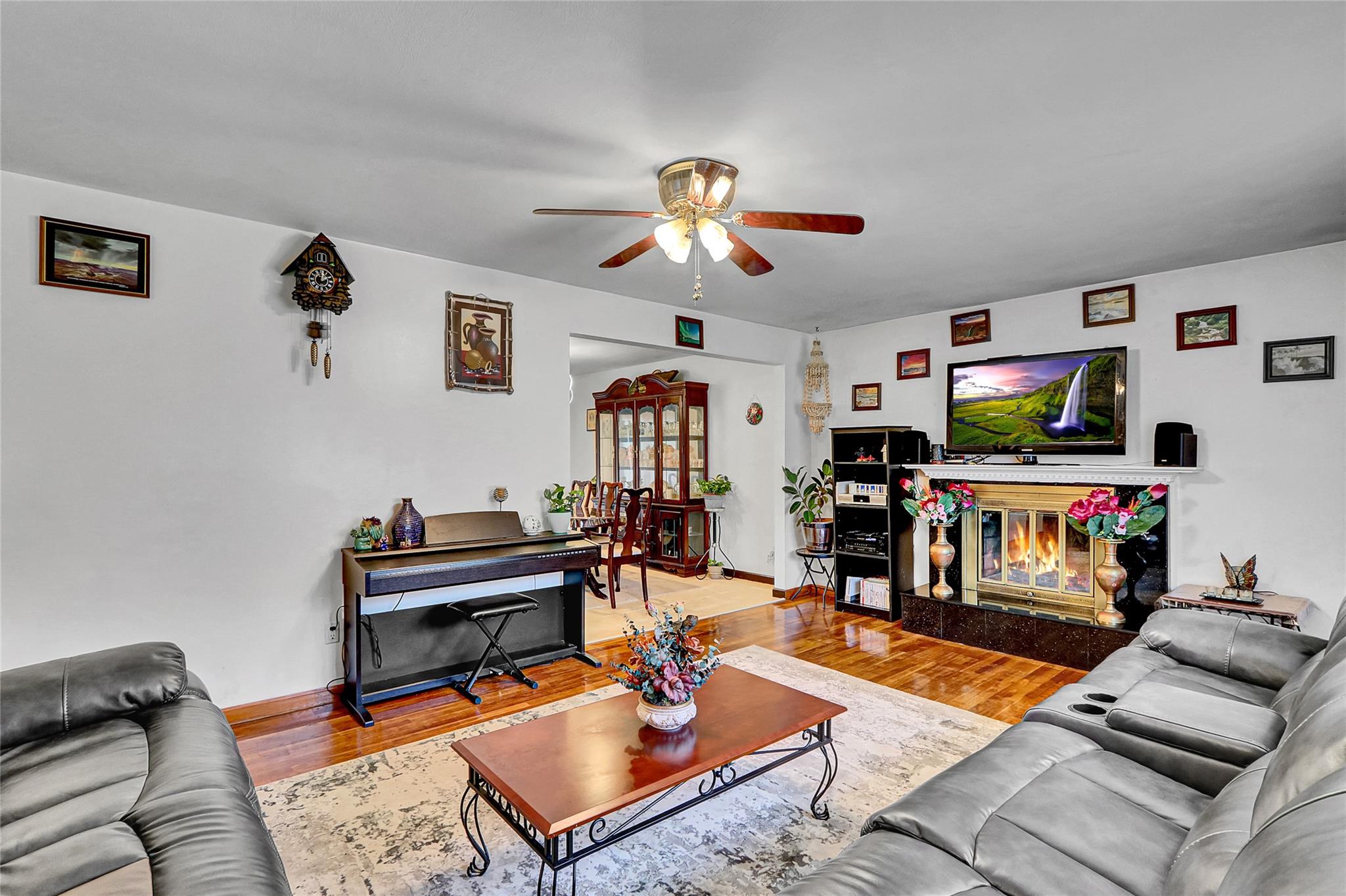 18 Pashen Place, Dix Hills, NY 11746