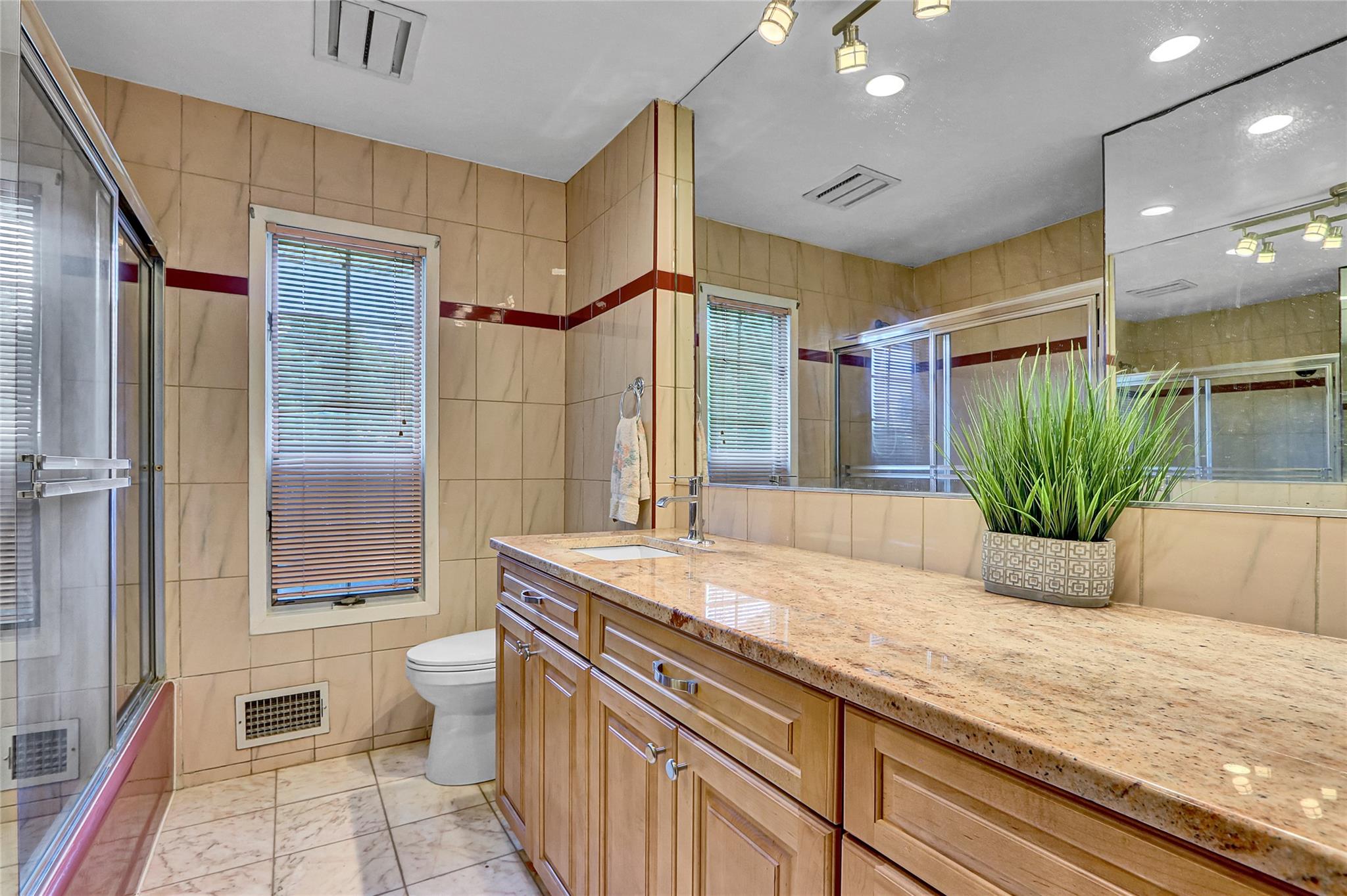 18 Pashen Place, Dix Hills, NY 11746