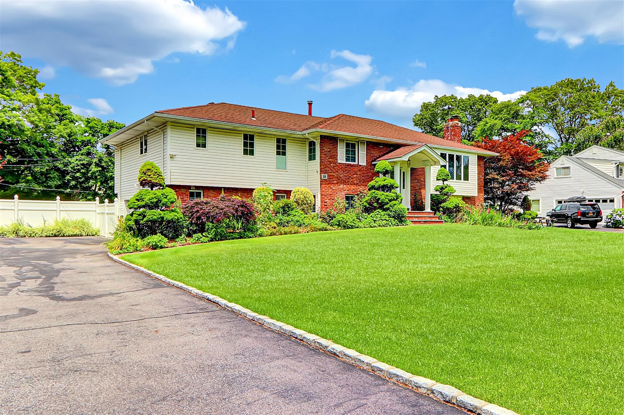 18 Pashen Place, Dix Hills, NY 11746