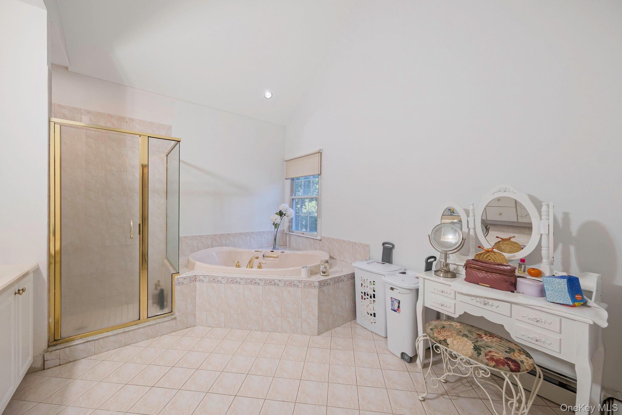 3 Kohlsaat Court, Smithtown, NY 11787