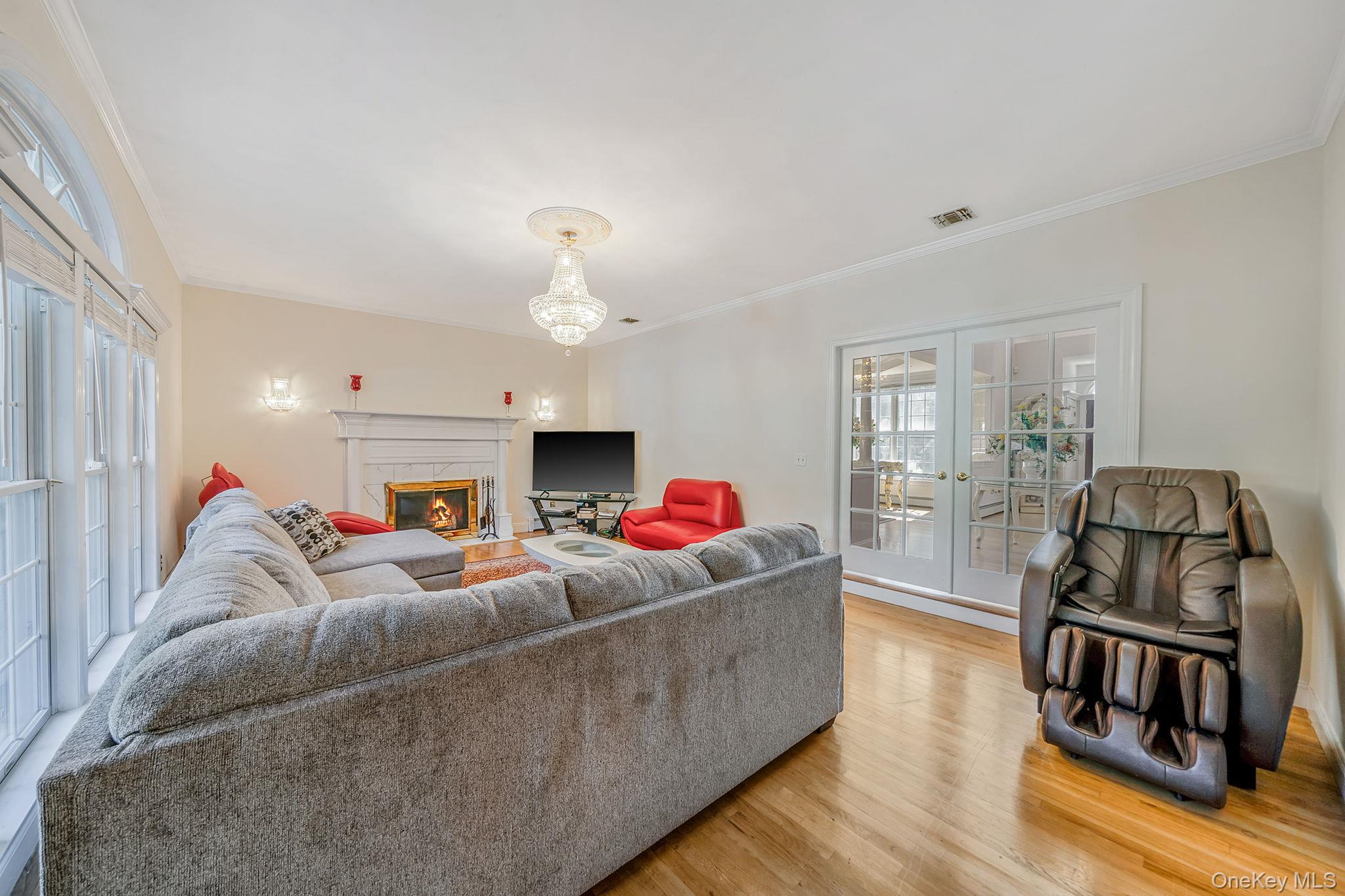 3 Kohlsaat Court, Smithtown, NY 11787