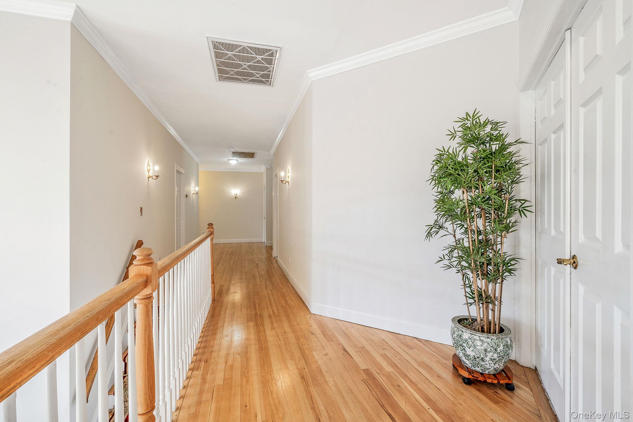 3 Kohlsaat Court, Smithtown, NY 11787