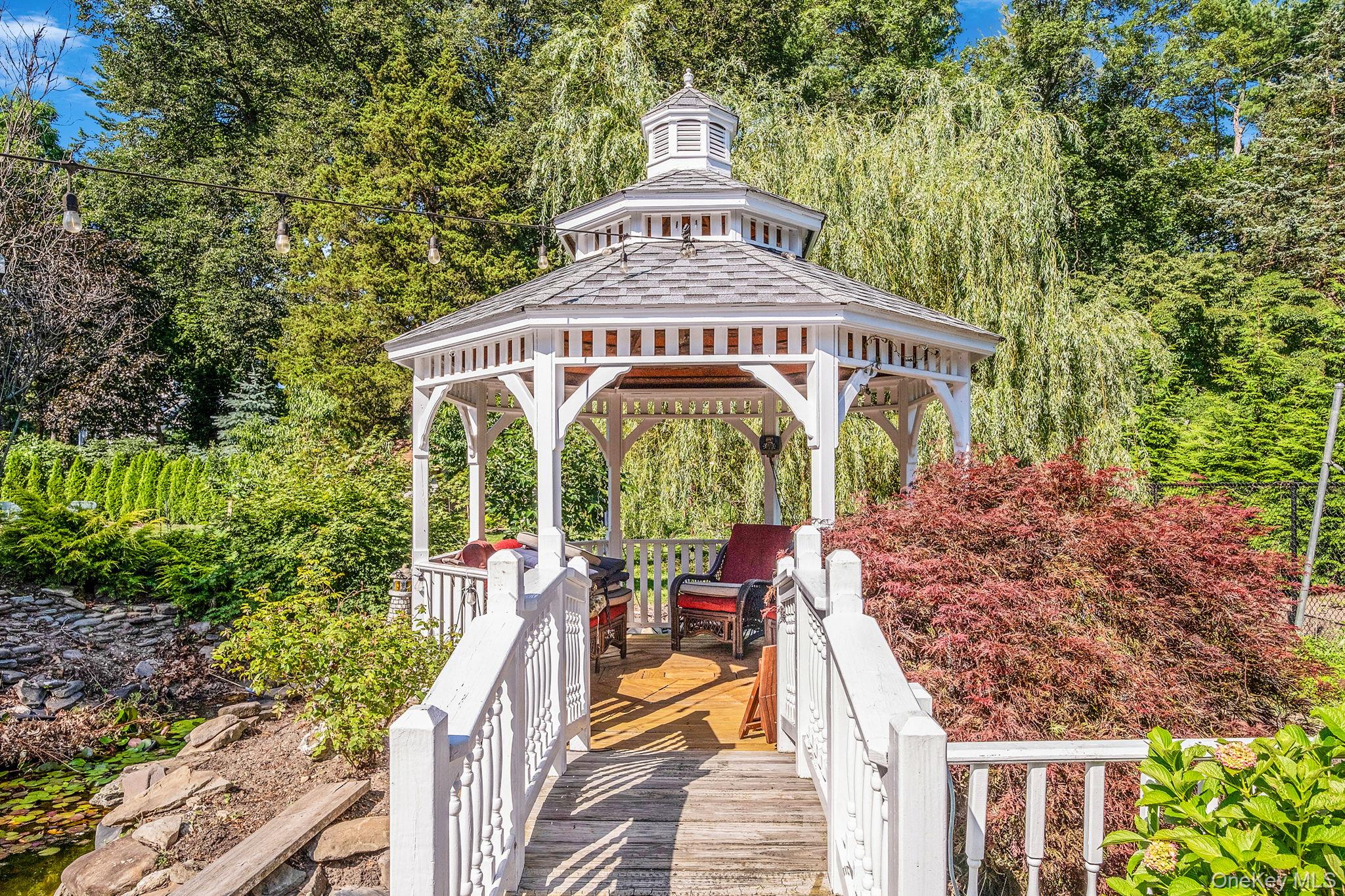 3 Kohlsaat Court, Smithtown, NY 11787