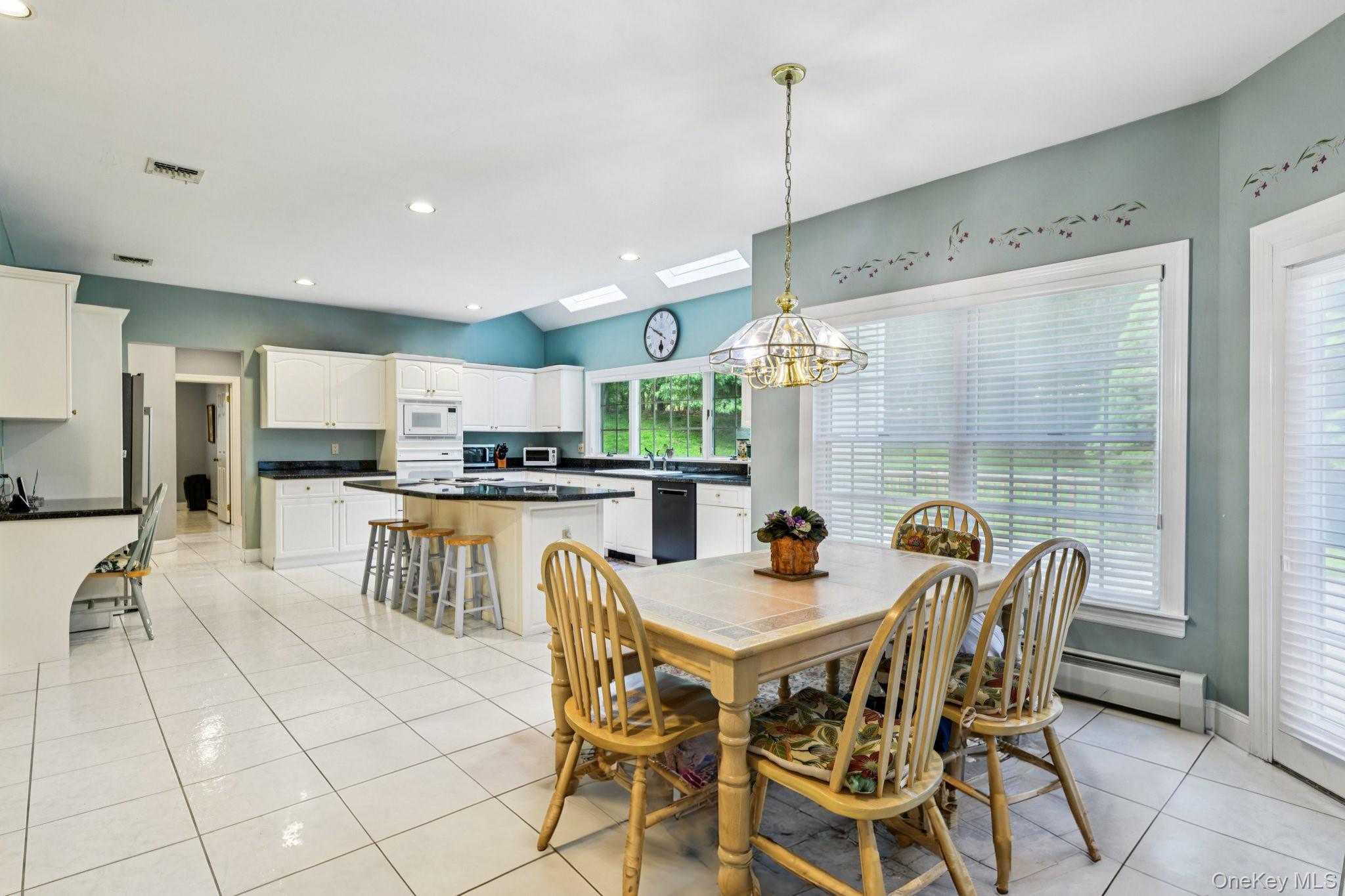 10 Bryan Meadow Path, Northport, NY 11768