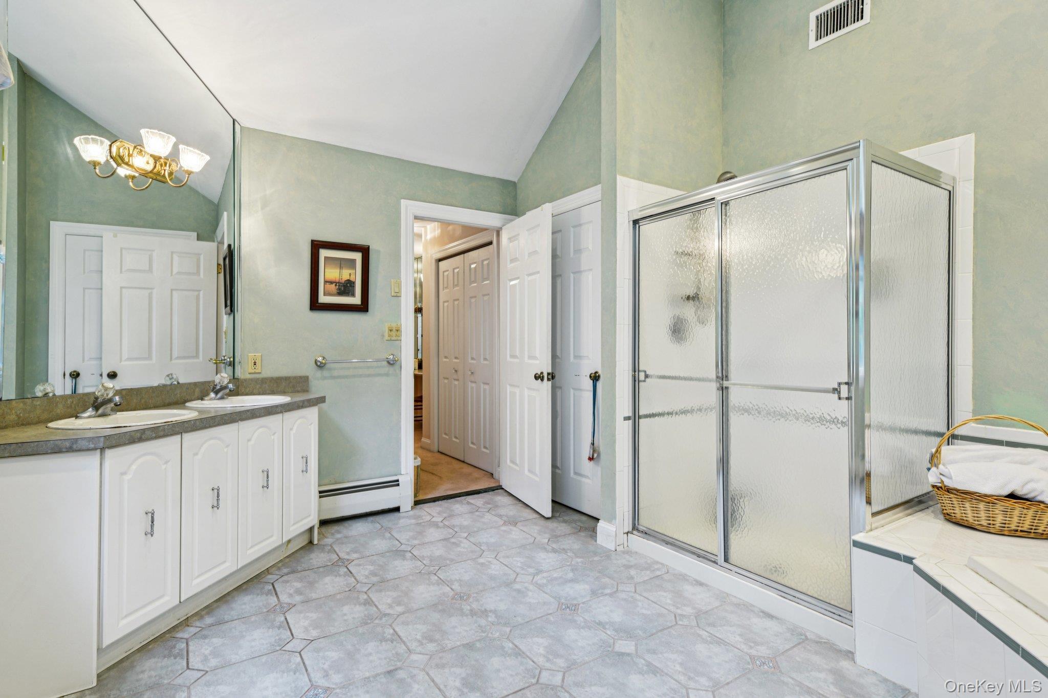 10 Bryan Meadow Path, Northport, NY 11768