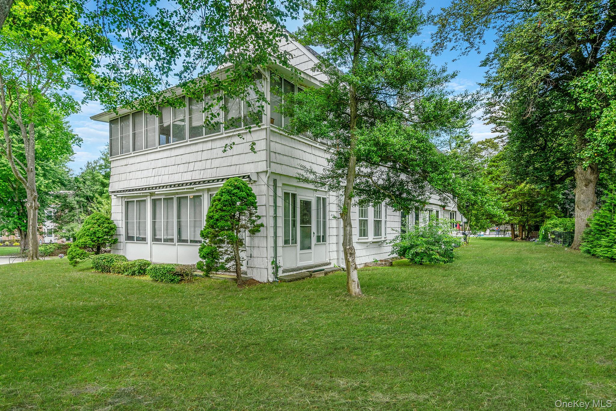 5 Kohlsaat Court, Smithtown, NY 11787