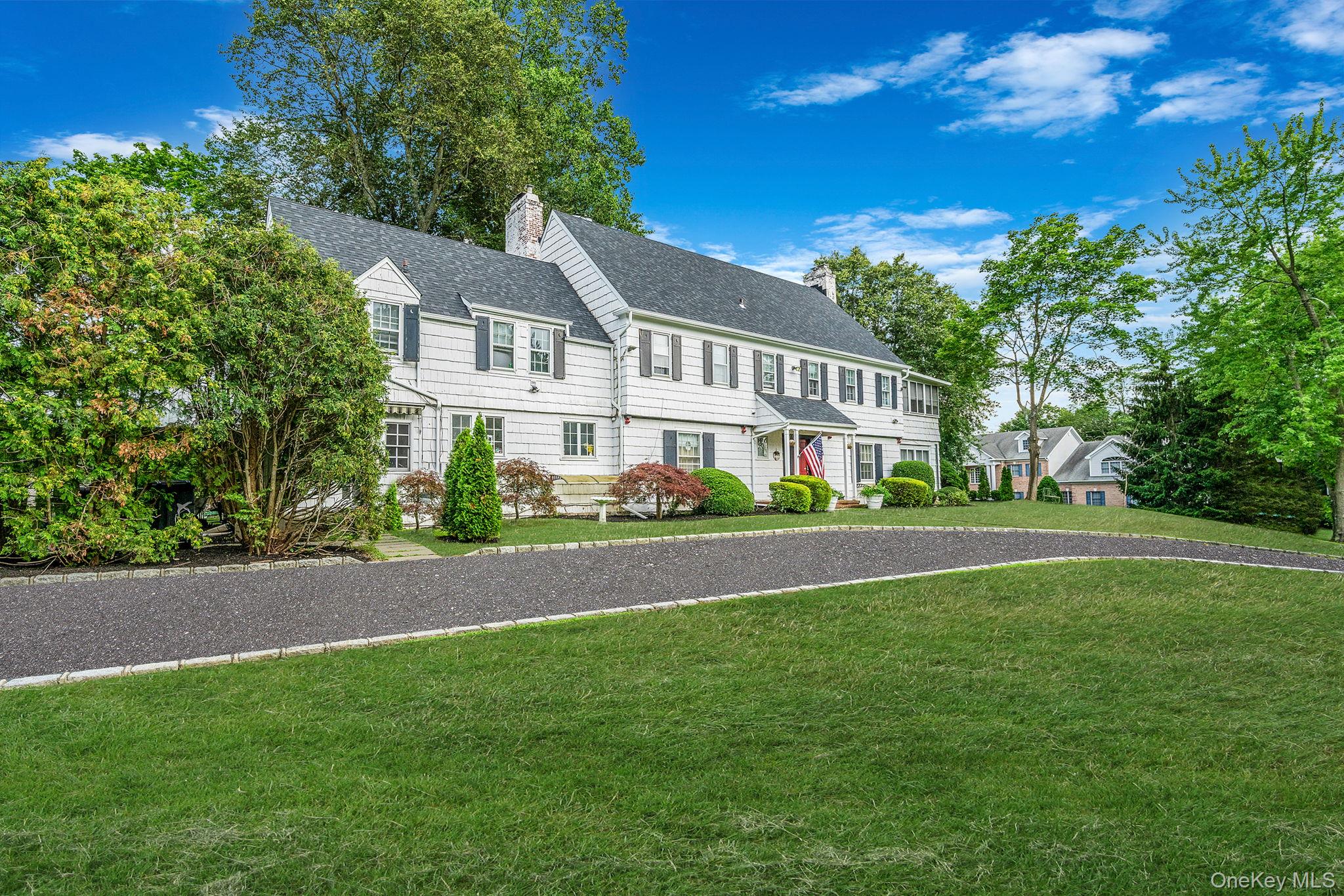 5 Kohlsaat Court, Smithtown, NY 11787