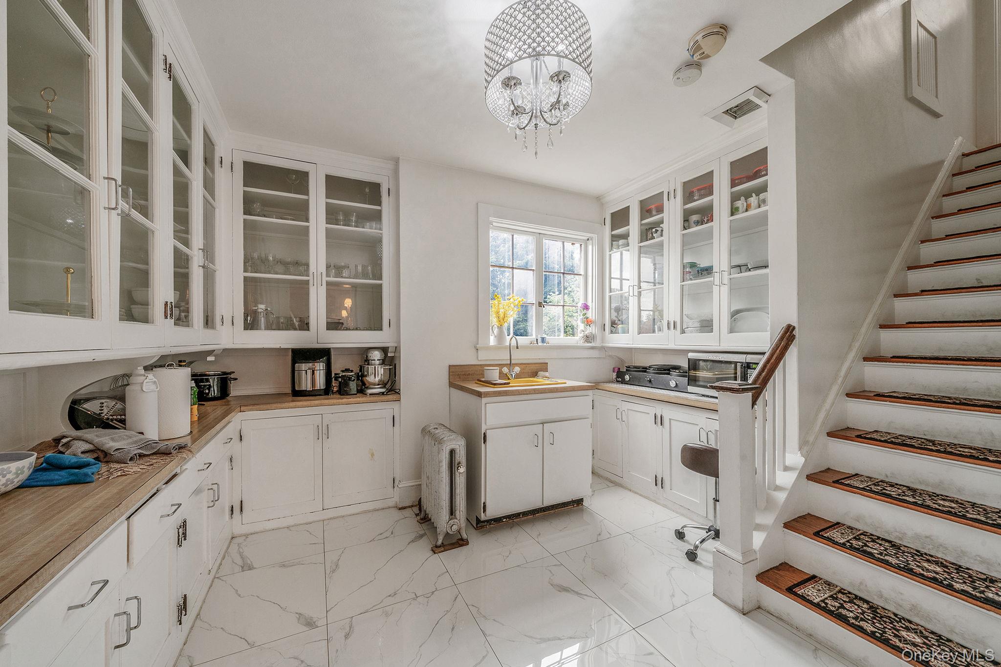 5 Kohlsaat Court, Smithtown, NY 11787