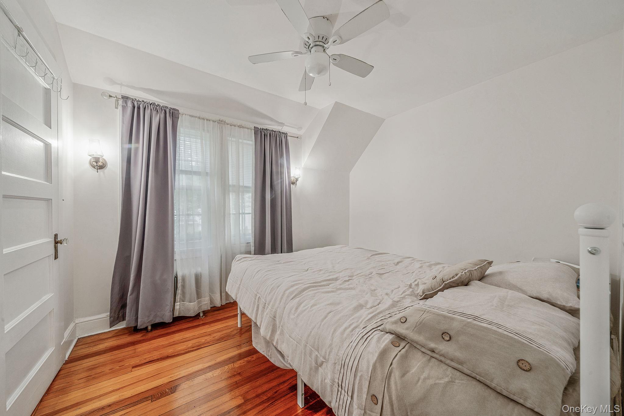 5 Kohlsaat Court, Smithtown, NY 11787