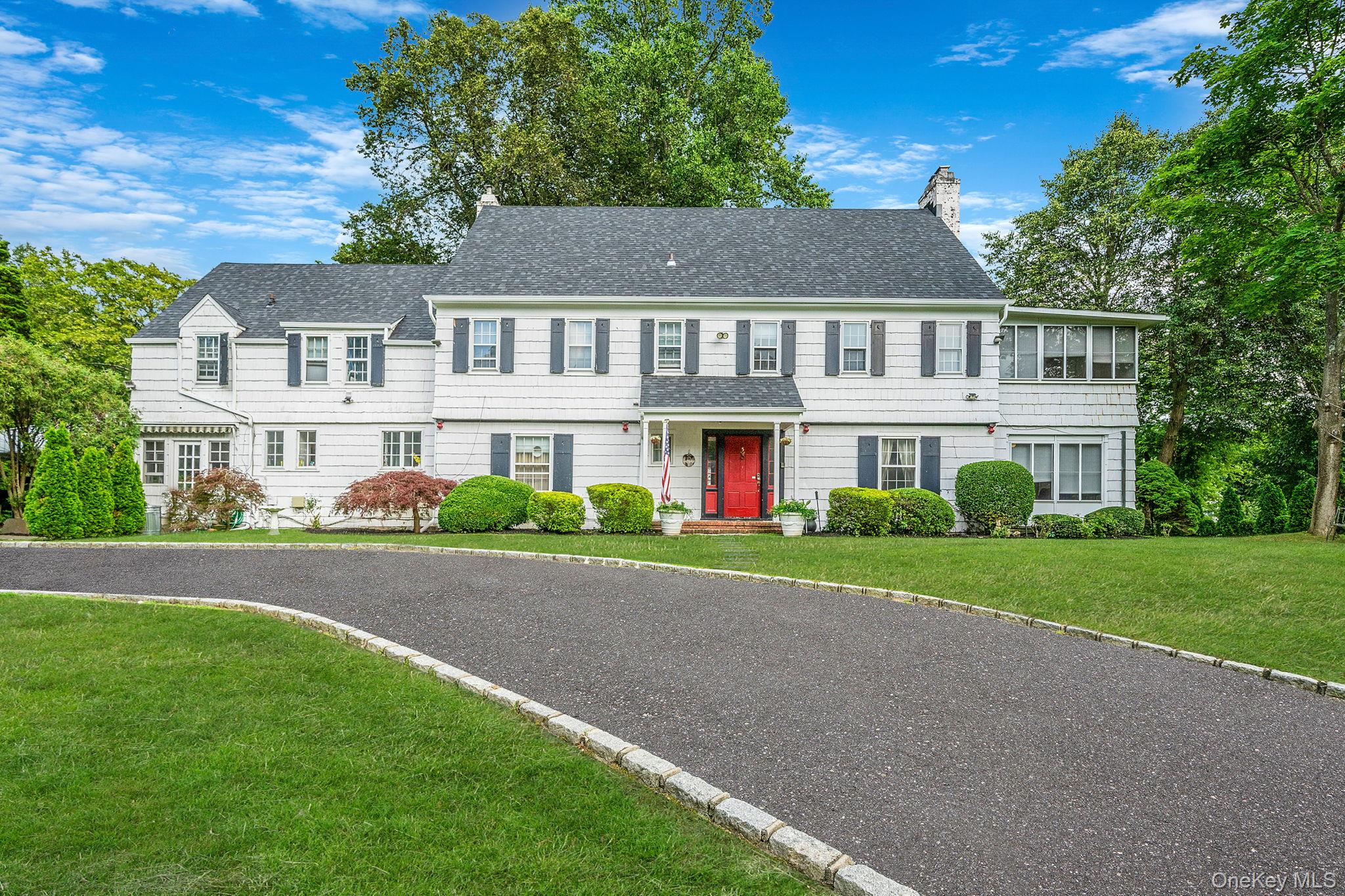 5 Kohlsaat Court, Smithtown, NY 11787