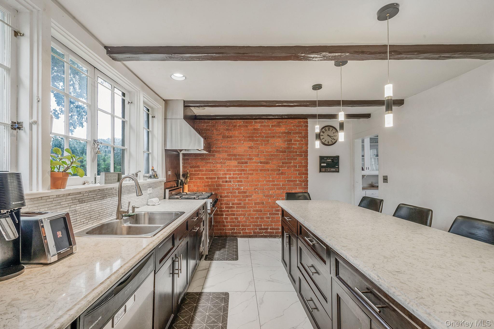 5 Kohlsaat Court, Smithtown, NY 11787