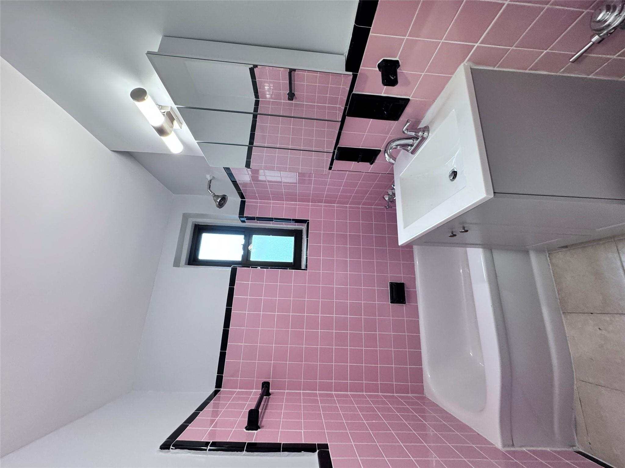 33-24 junction Boulevard # 6R, Jackson Heights, NY 11372