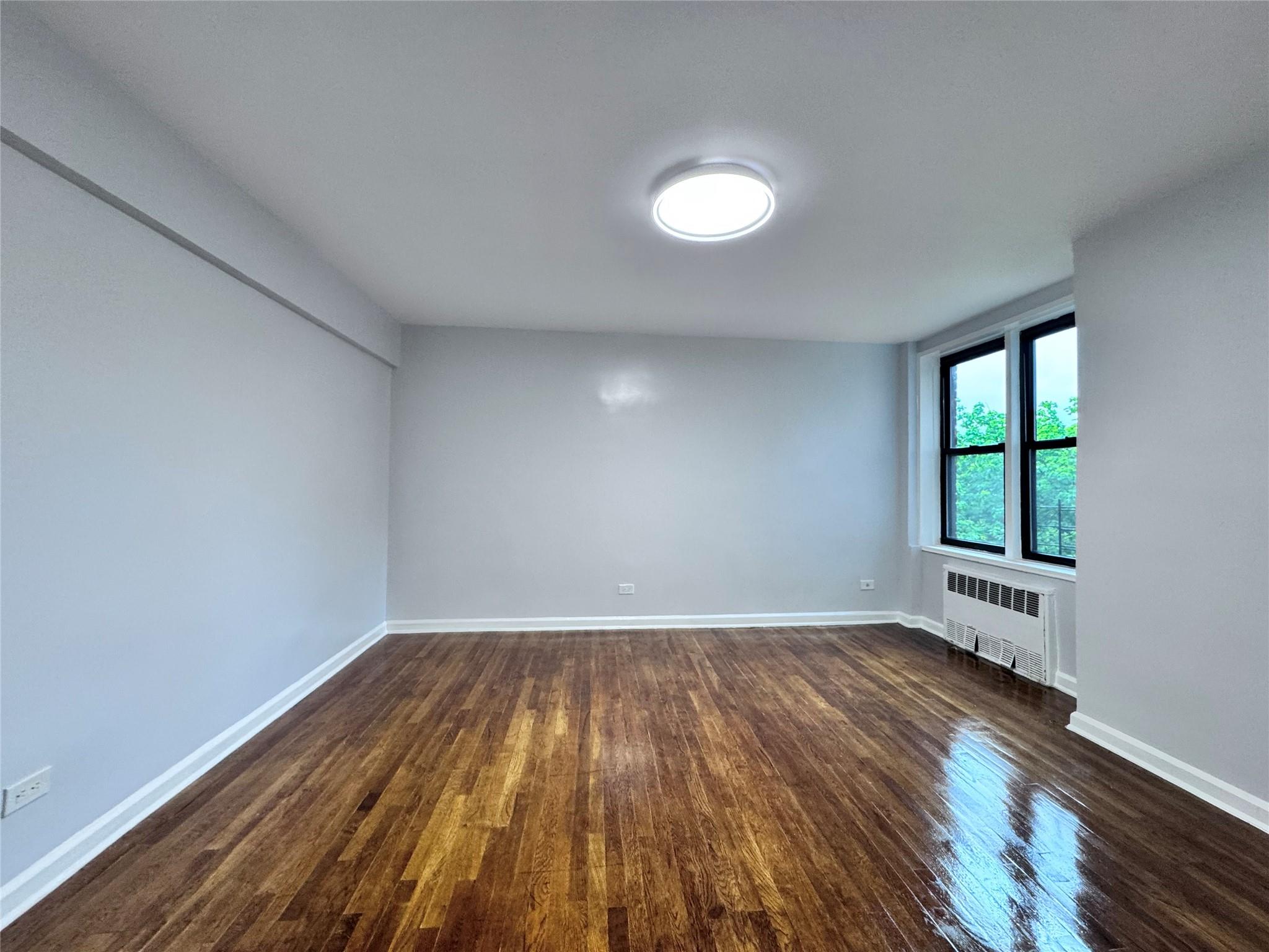 33-24 junction Boulevard # 6R, Jackson Heights, NY 11372